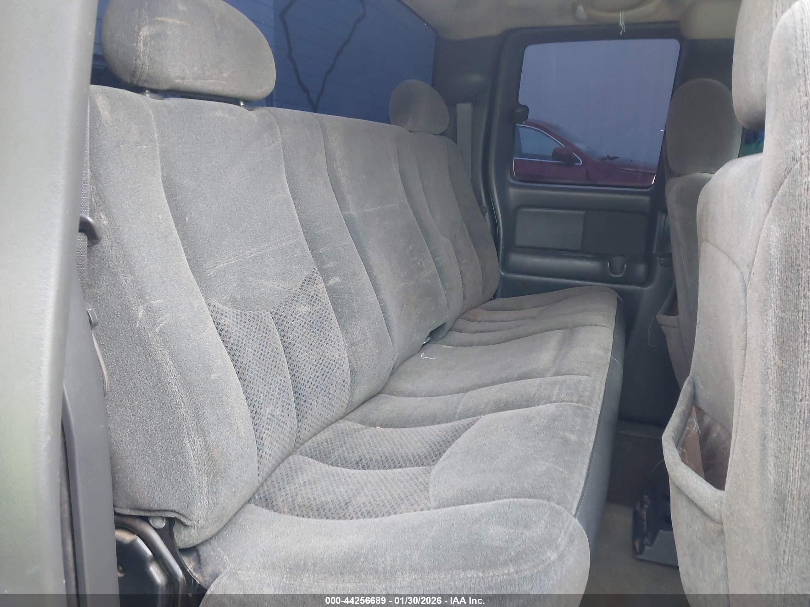 CHEVROLET SILVERADO image 8