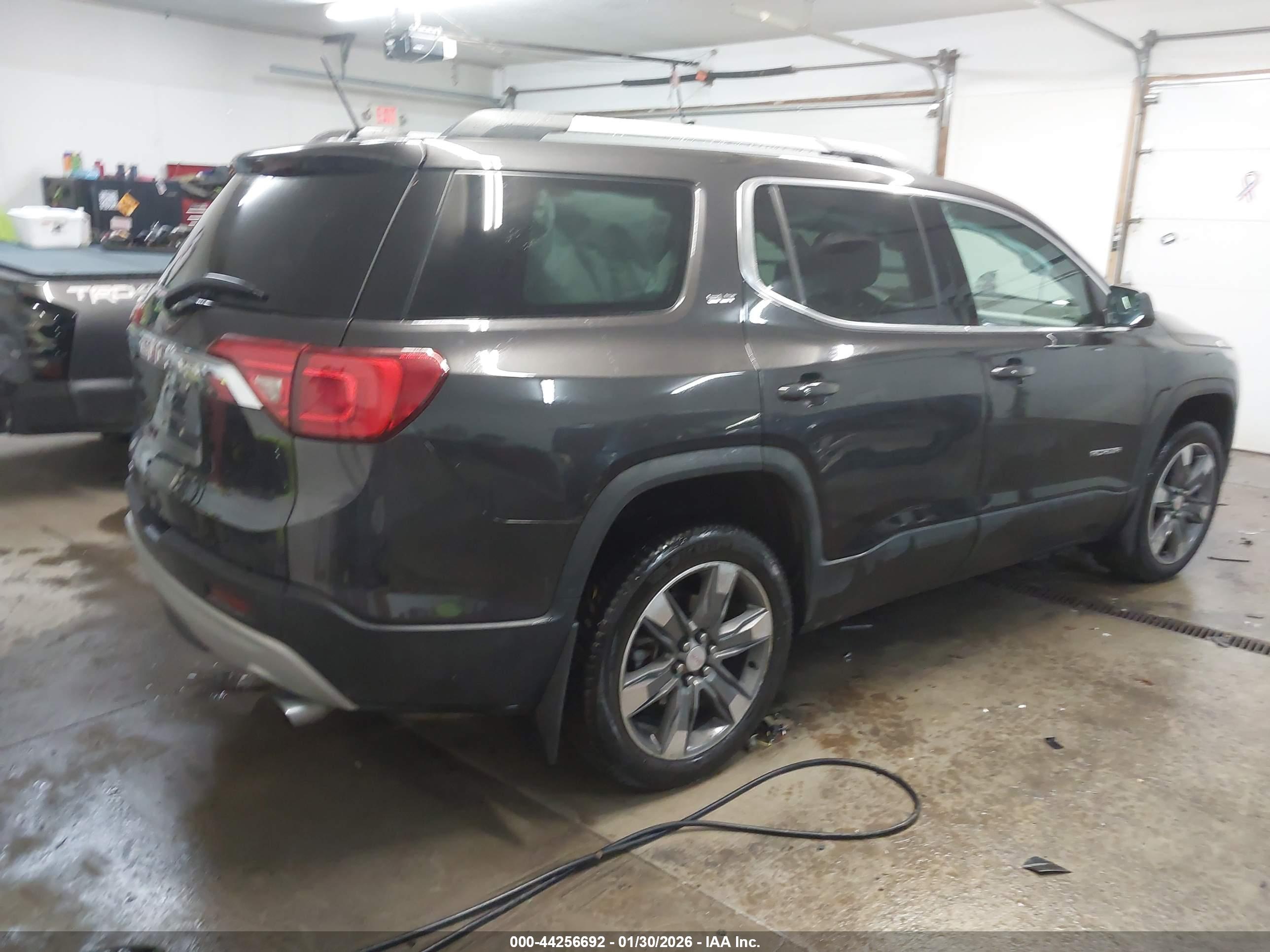 GMC ACADIA image 4