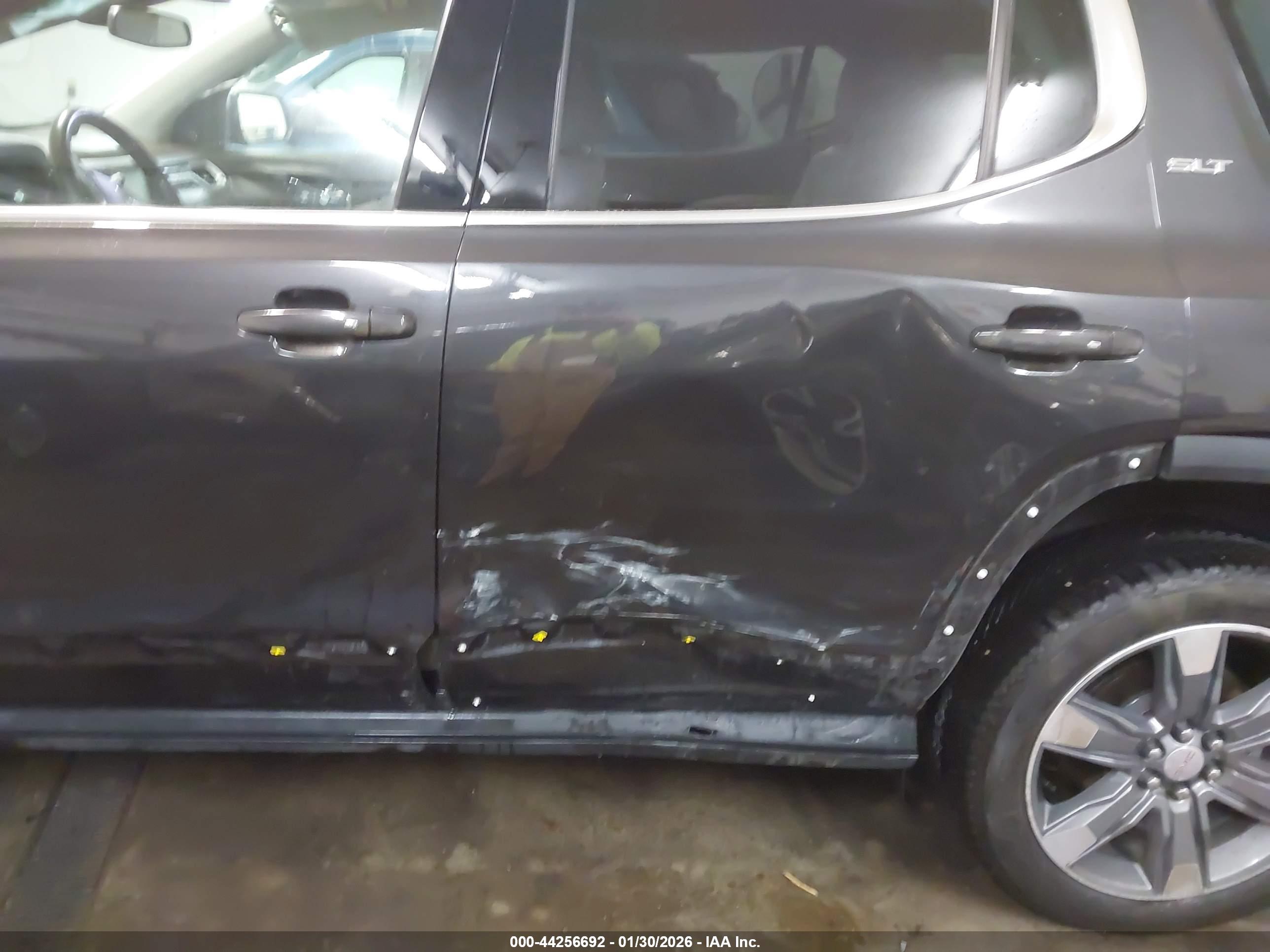 GMC ACADIA image 6