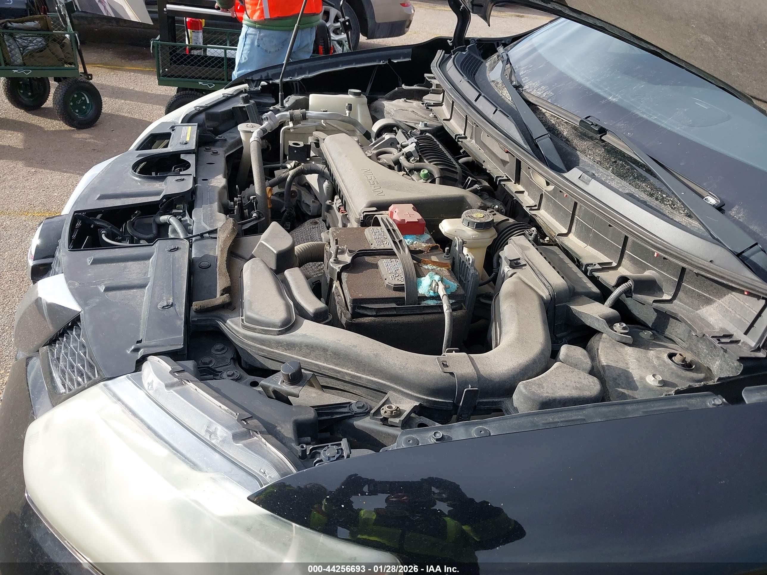NISSAN ROGUE image 10