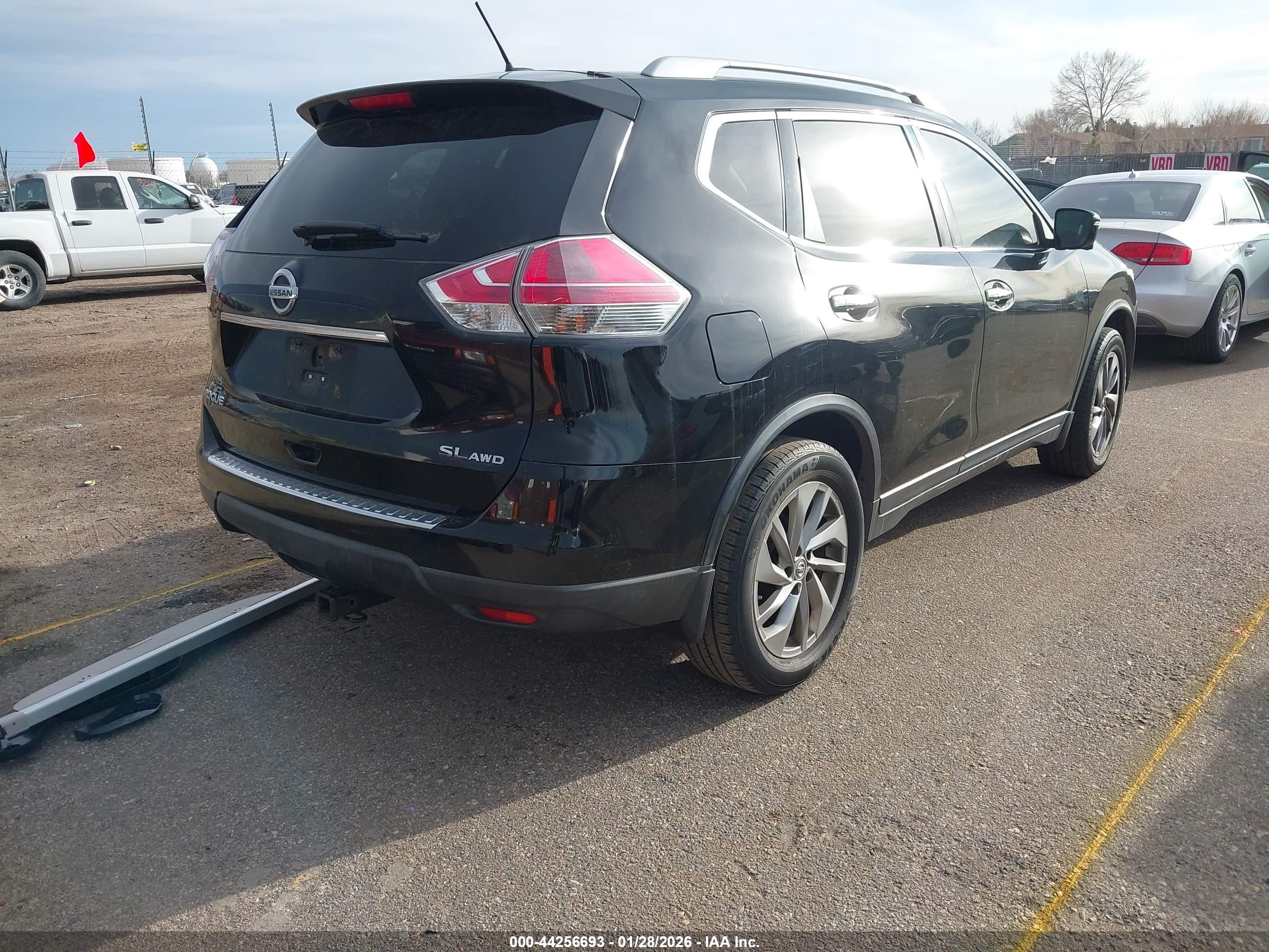 NISSAN ROGUE image 4