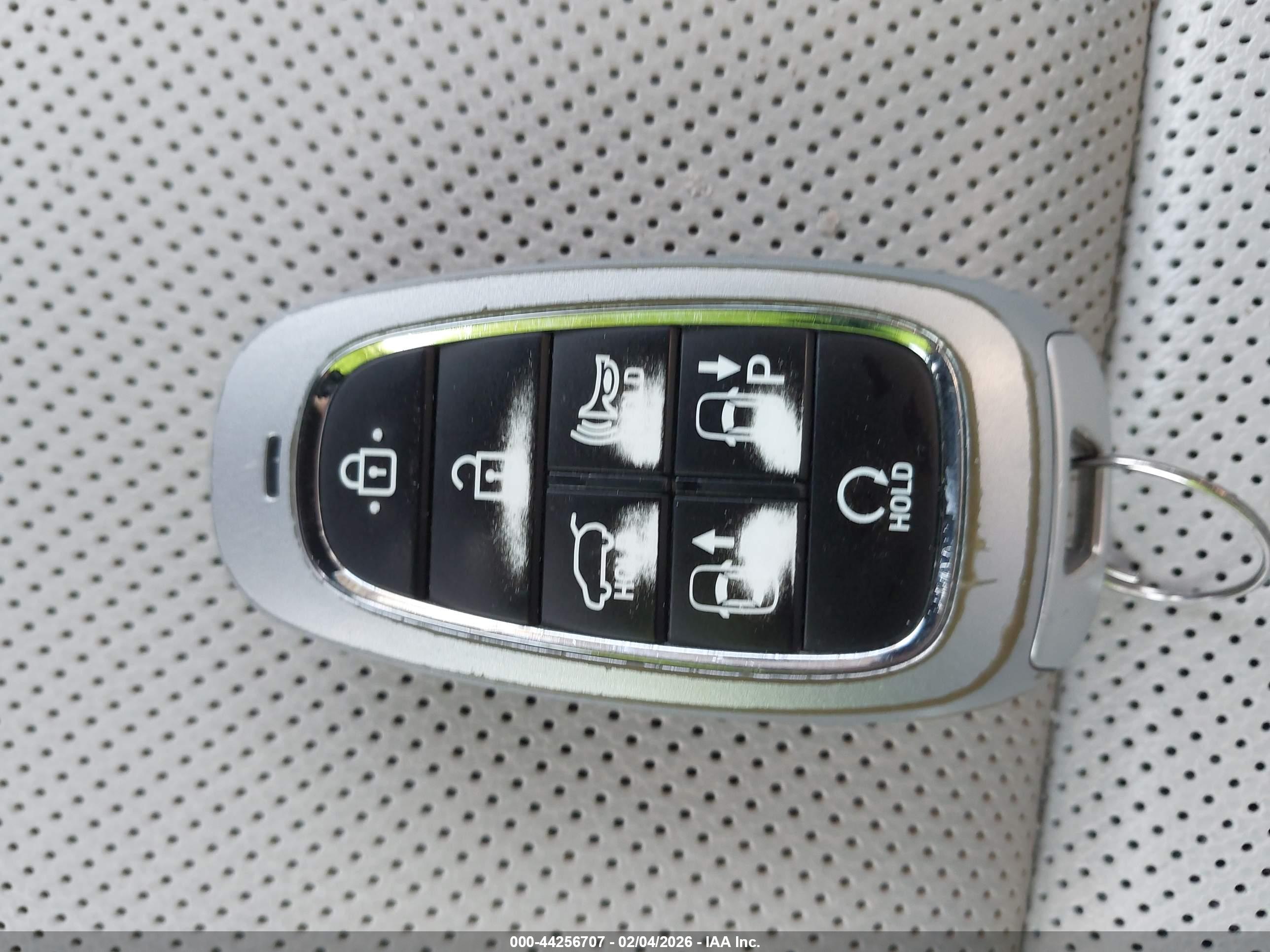 HYUNDAI TUCSON image 11