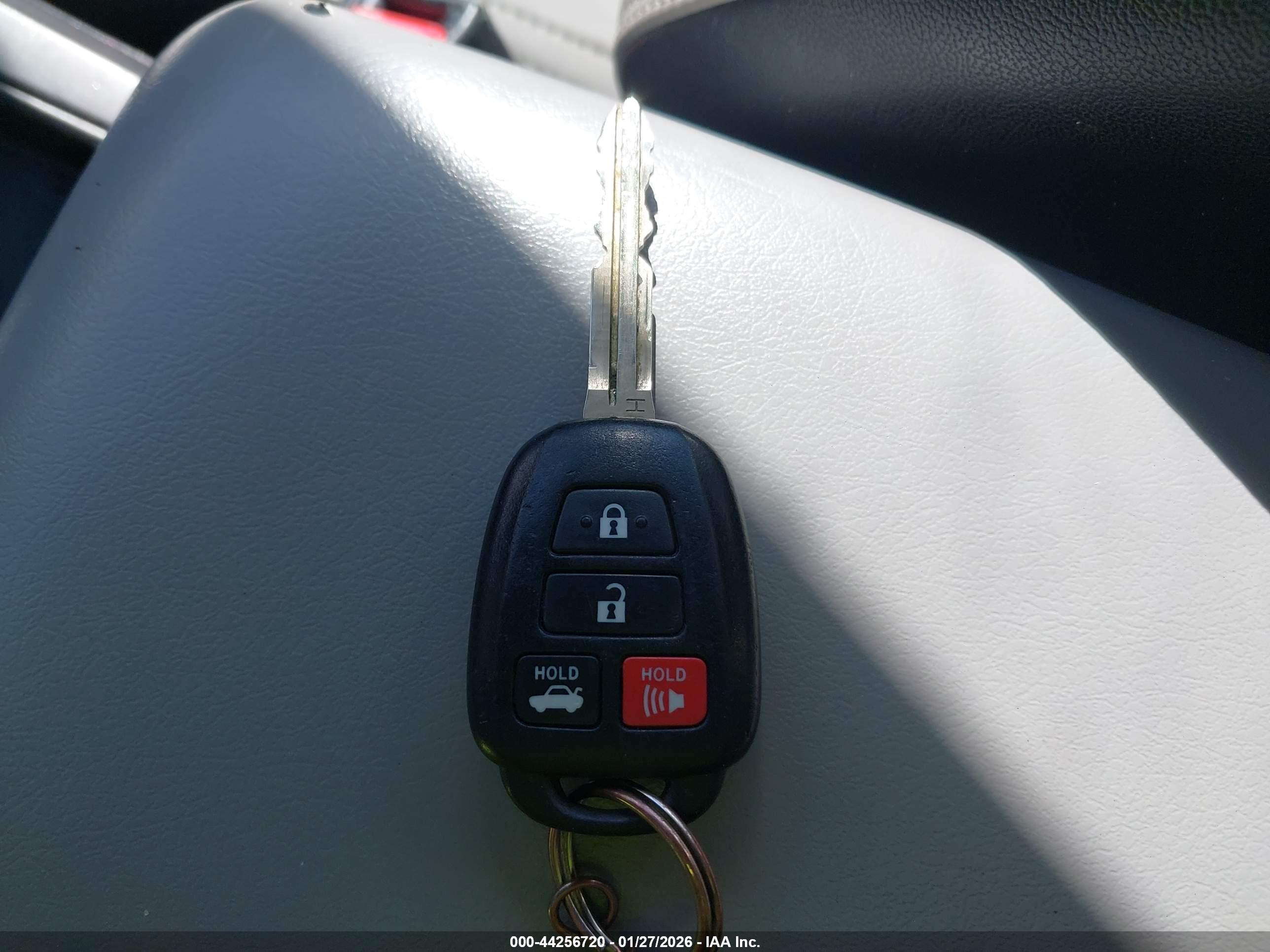 TOYOTA CAMRY image 11