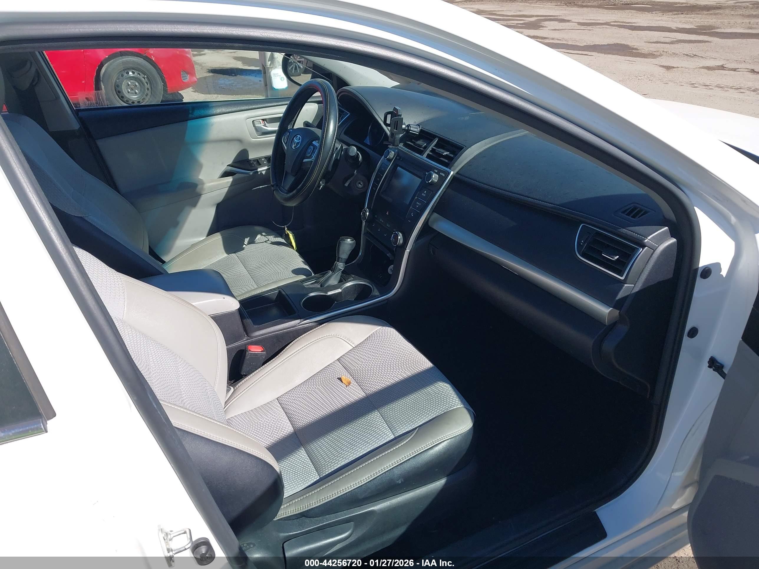 TOYOTA CAMRY image 5