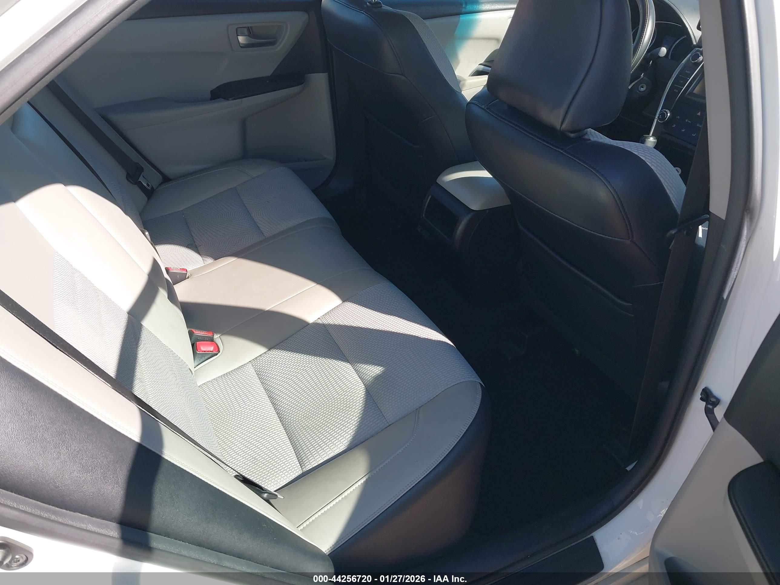 TOYOTA CAMRY image 8