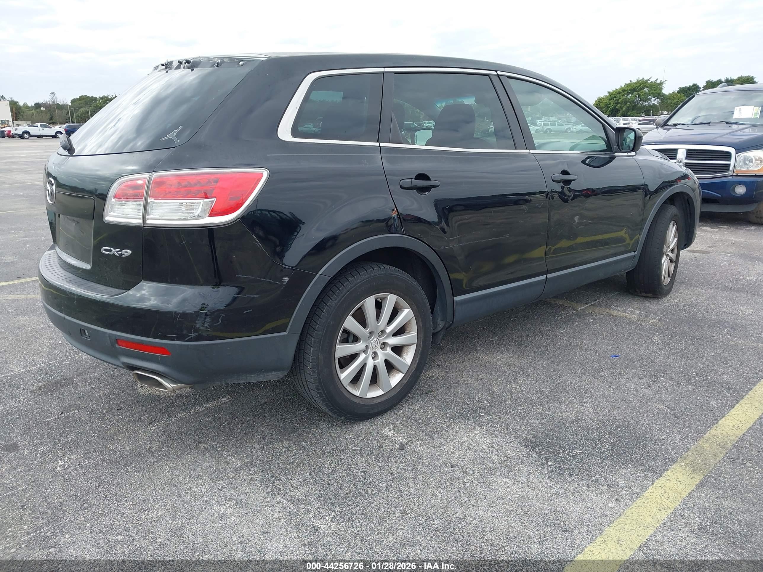 MAZDA CX-9 image 4