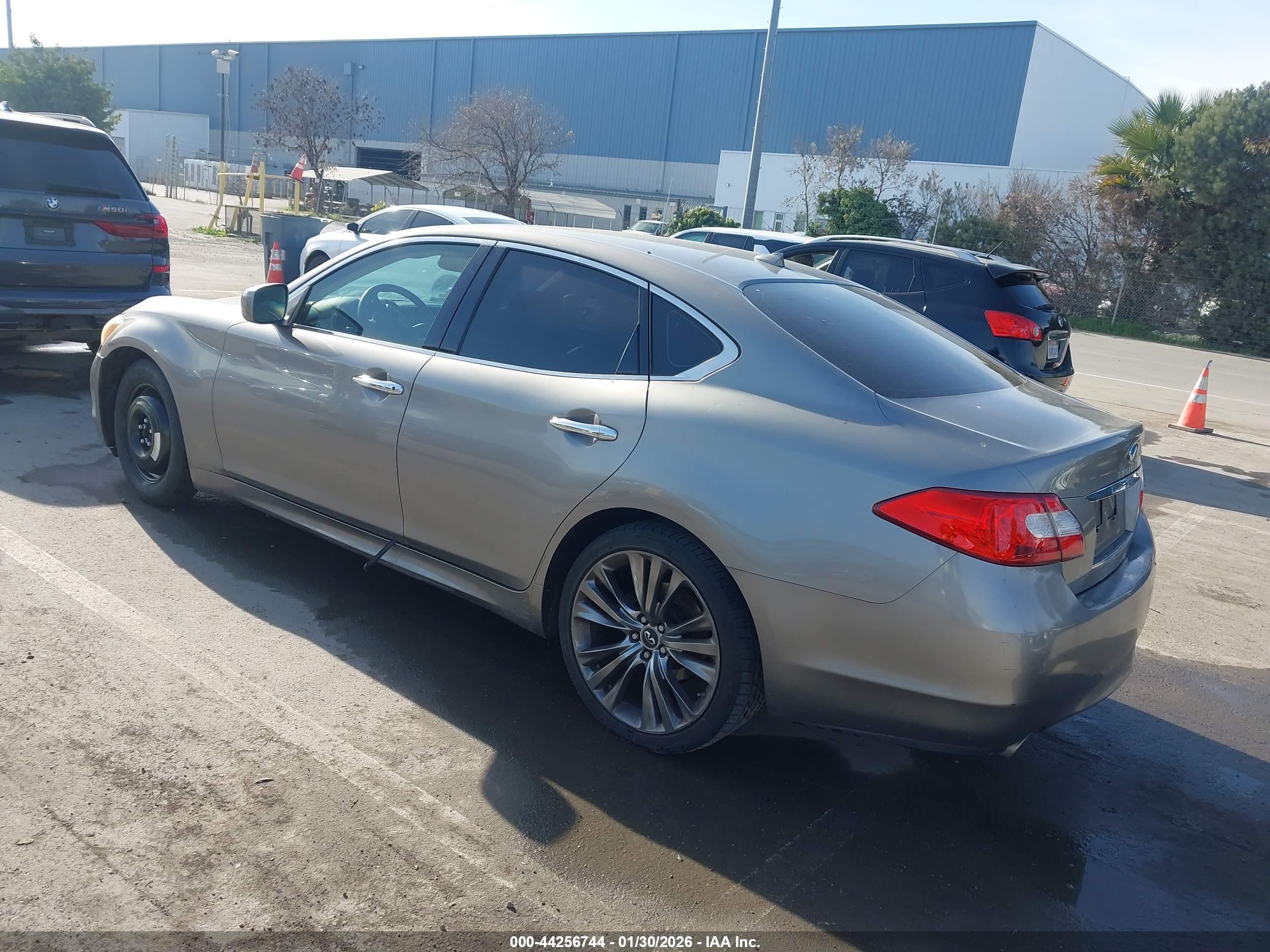 INFINITI M37 image 3