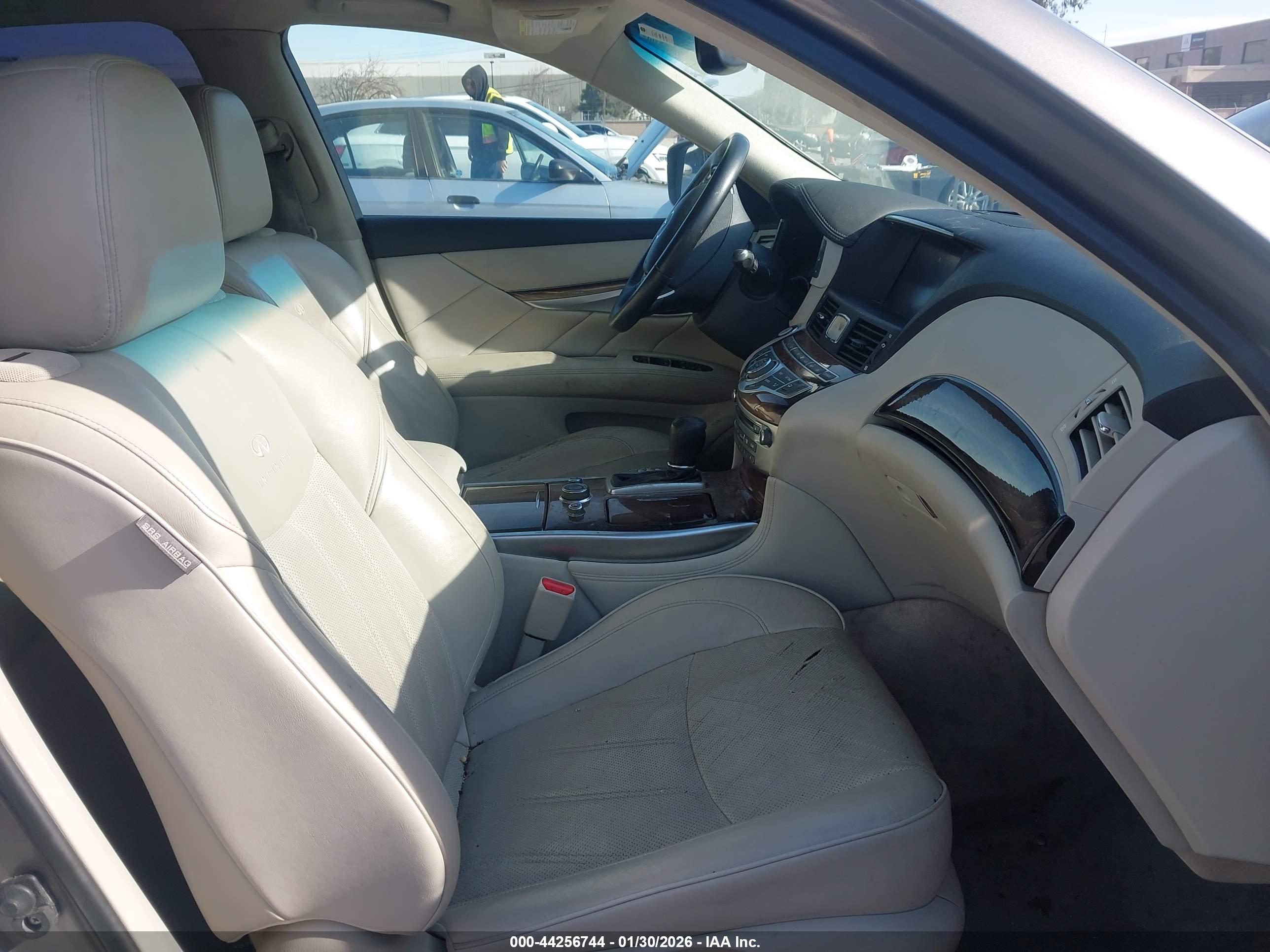 INFINITI M37 image 5