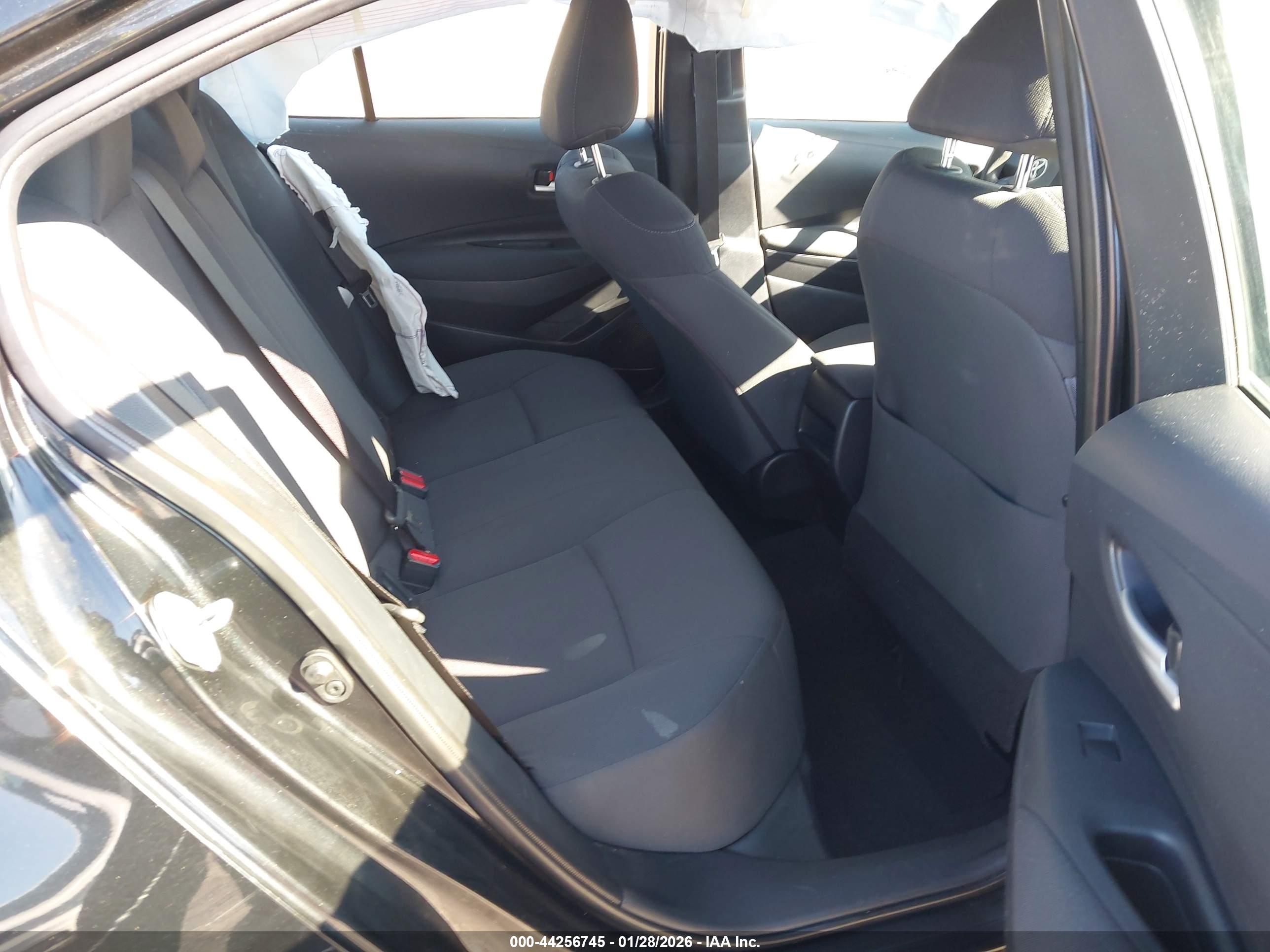TOYOTA COROLLA image 8