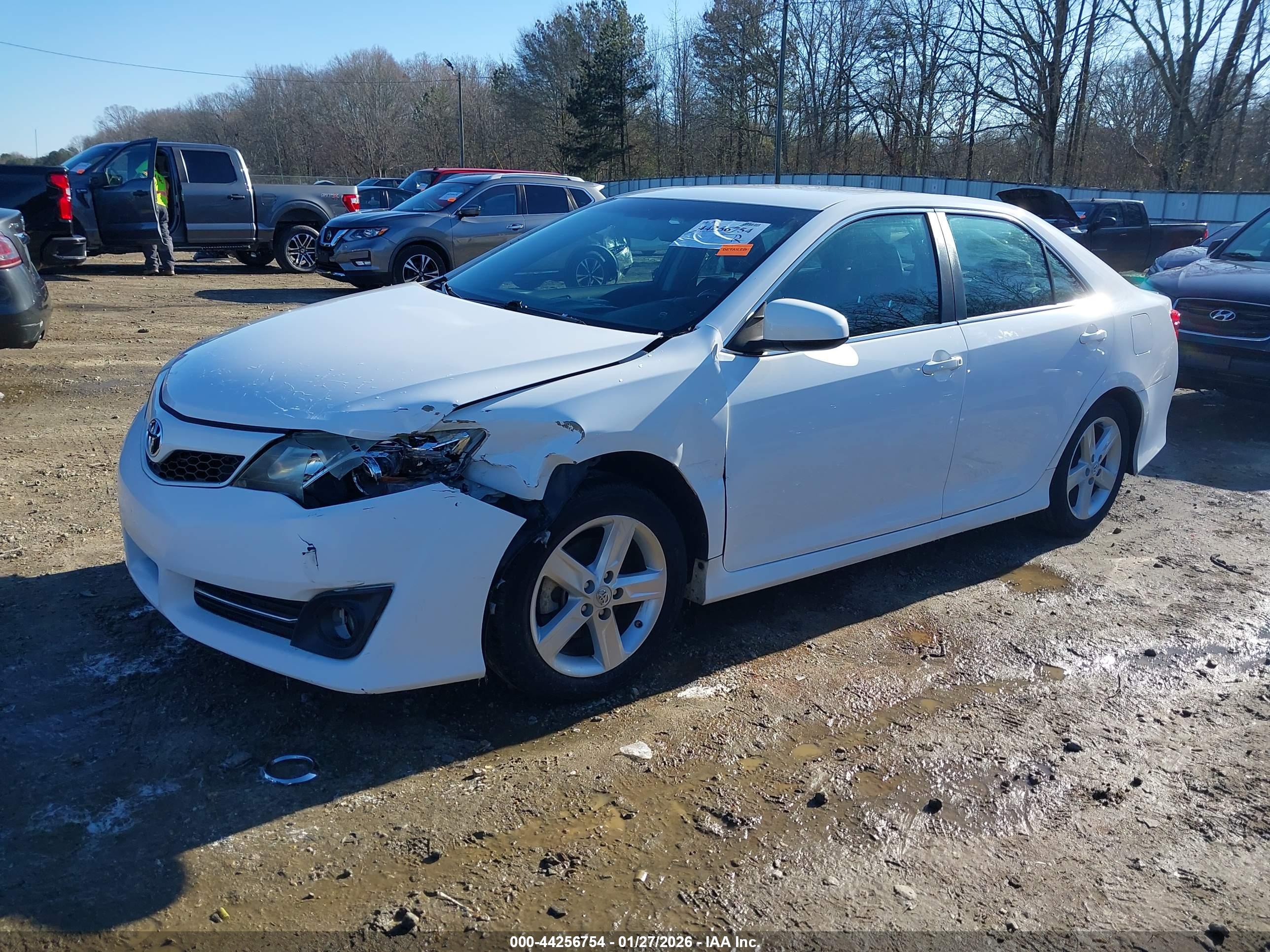 TOYOTA CAMRY image 2