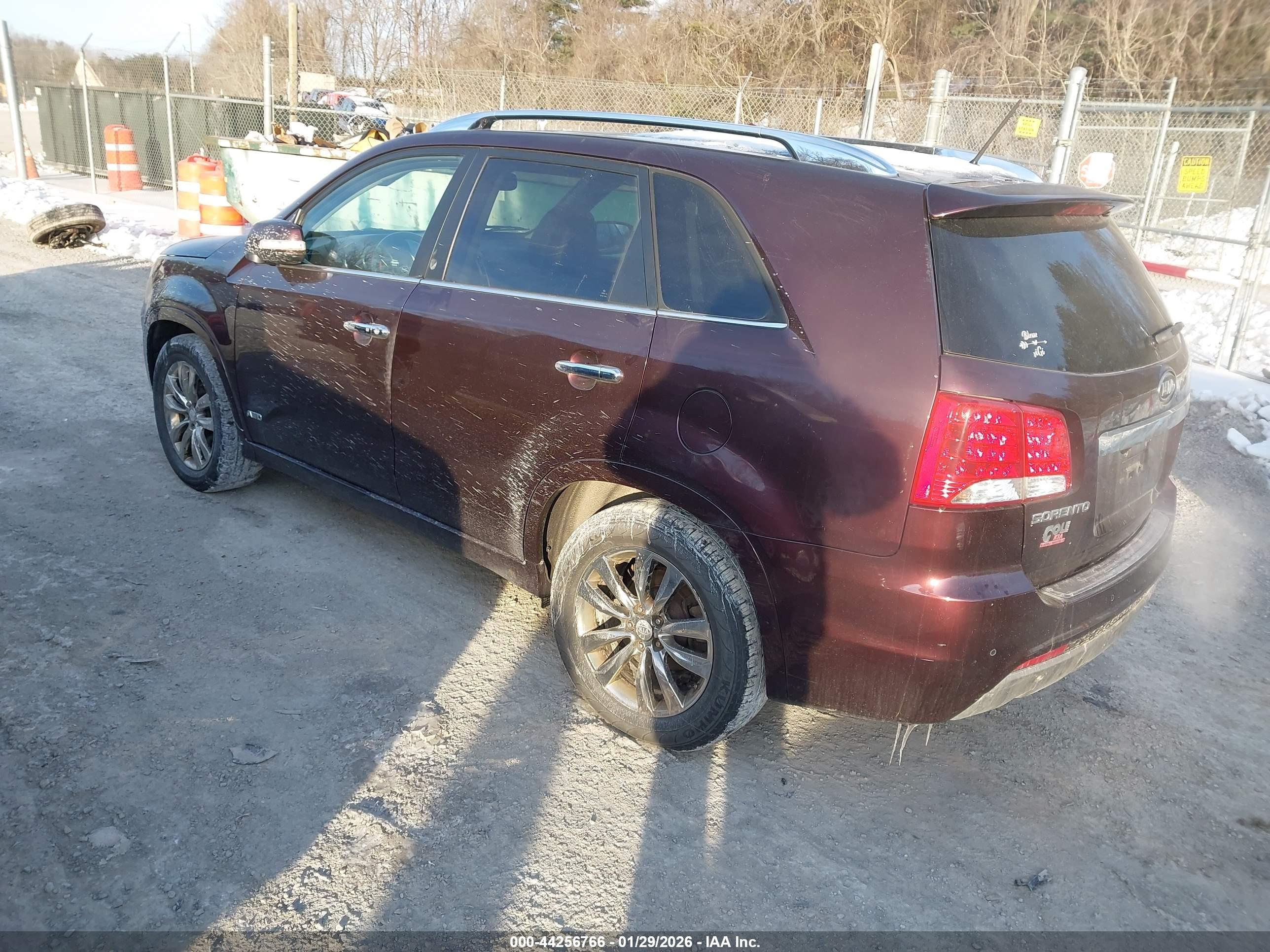 KIA SORENTO image 3