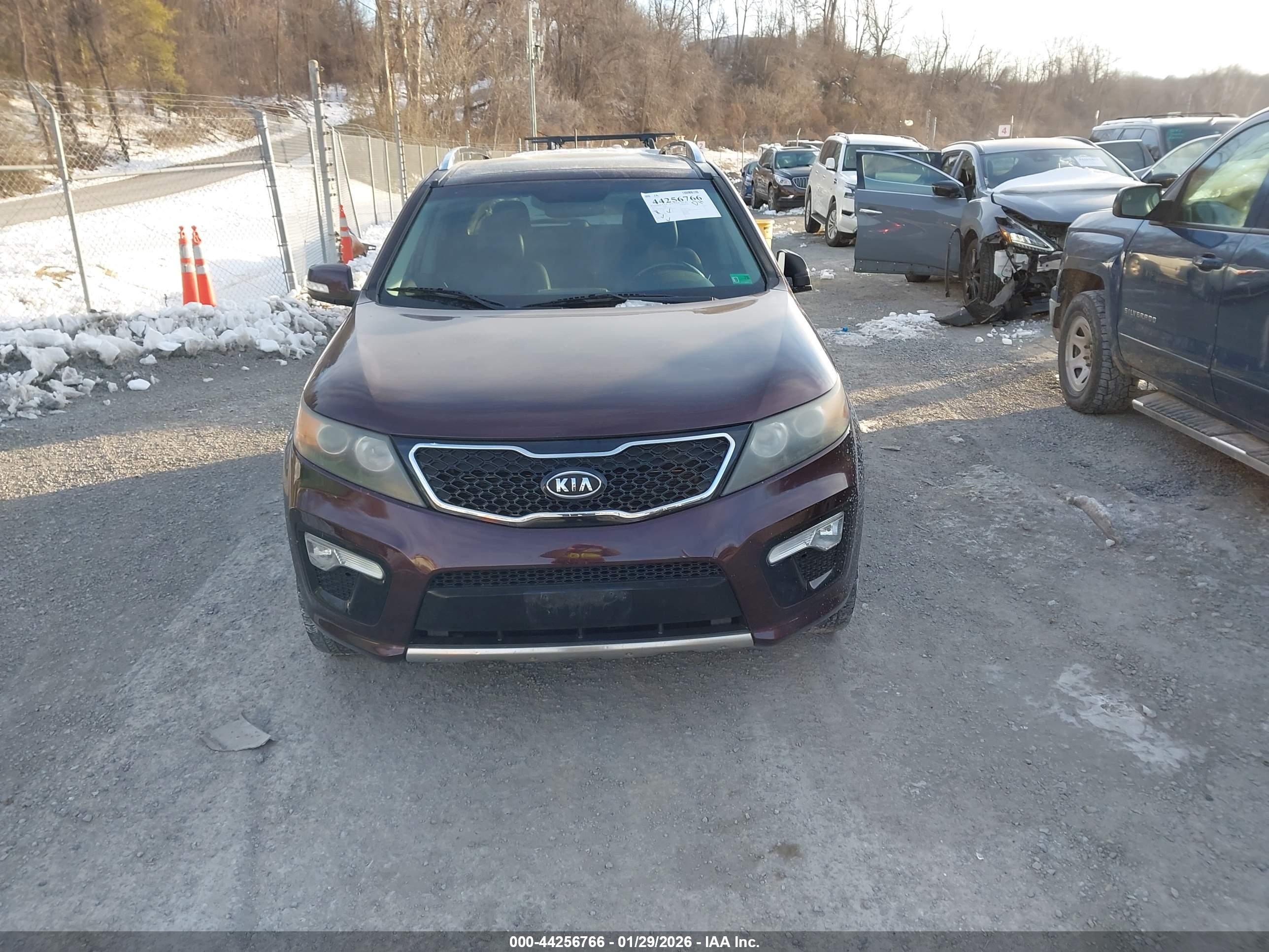 KIA SORENTO image 6