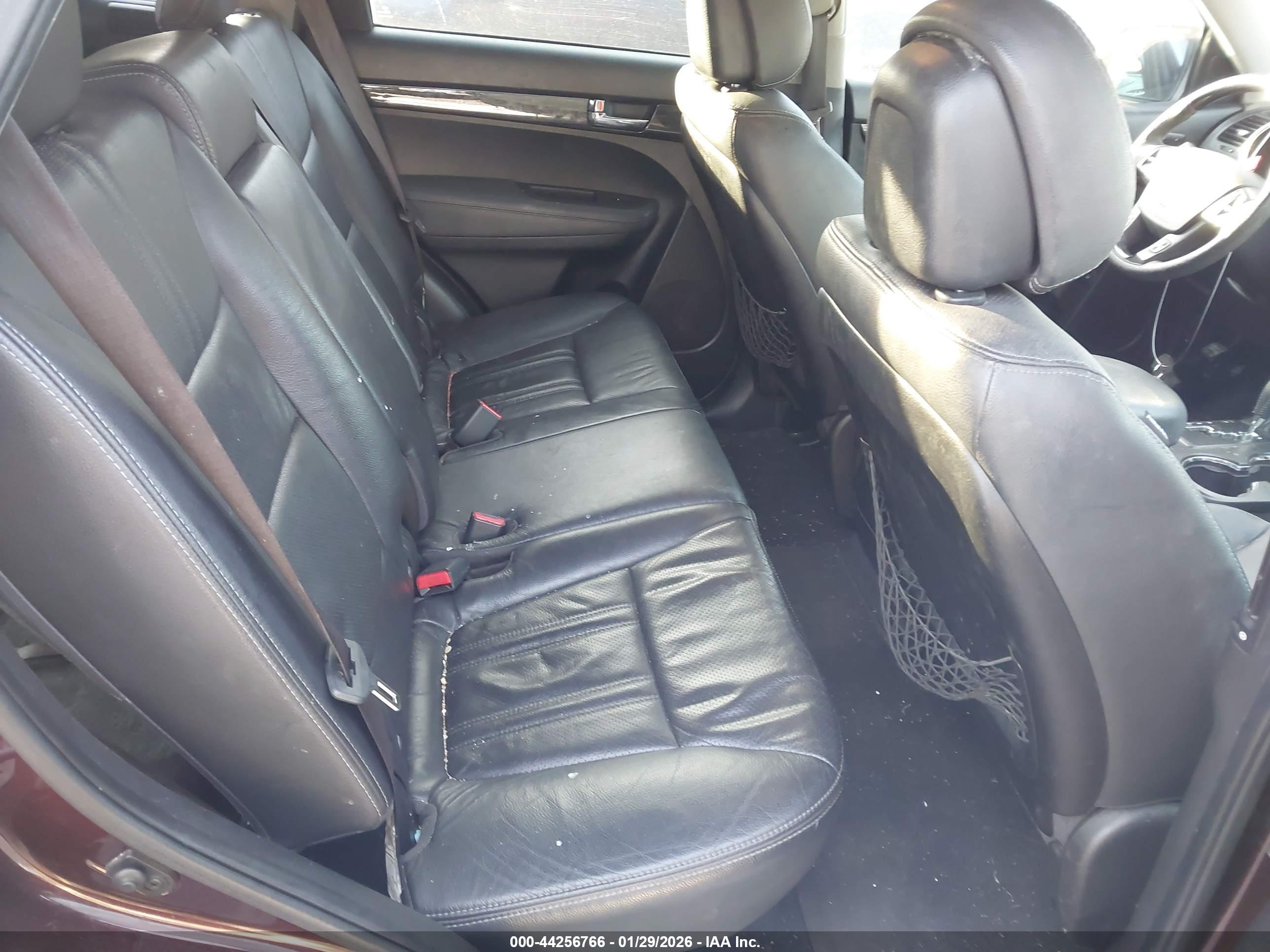 KIA SORENTO image 8