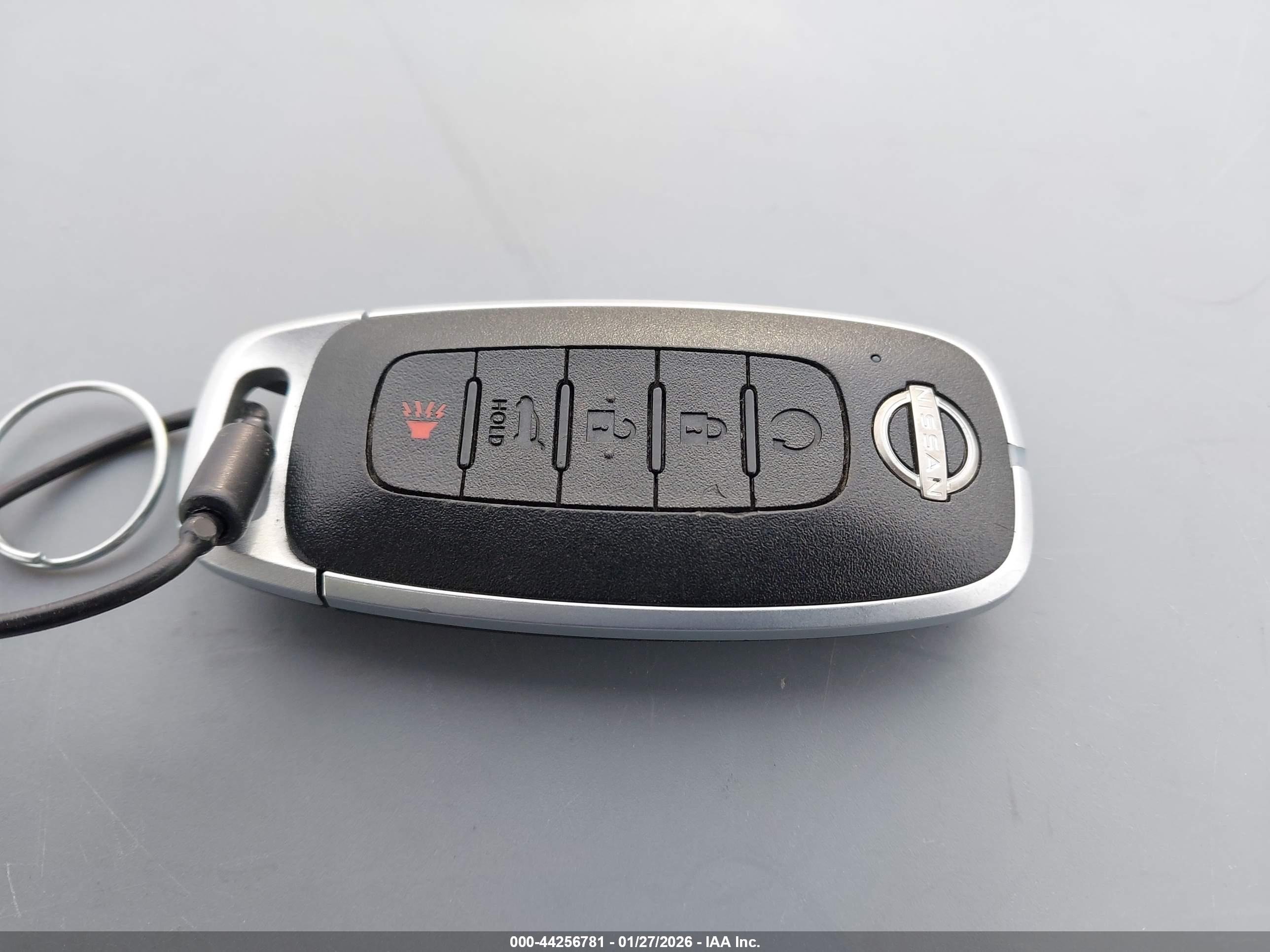 NISSAN ROGUE image 11