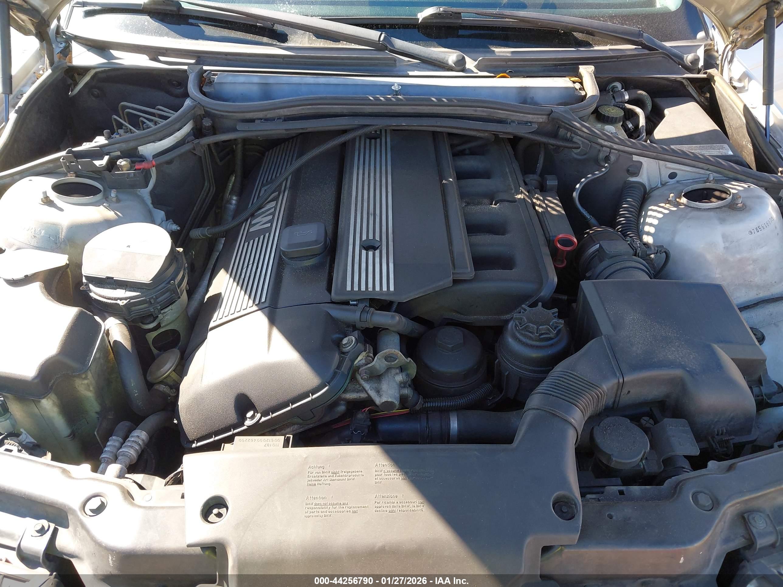 BMW 323I image 10