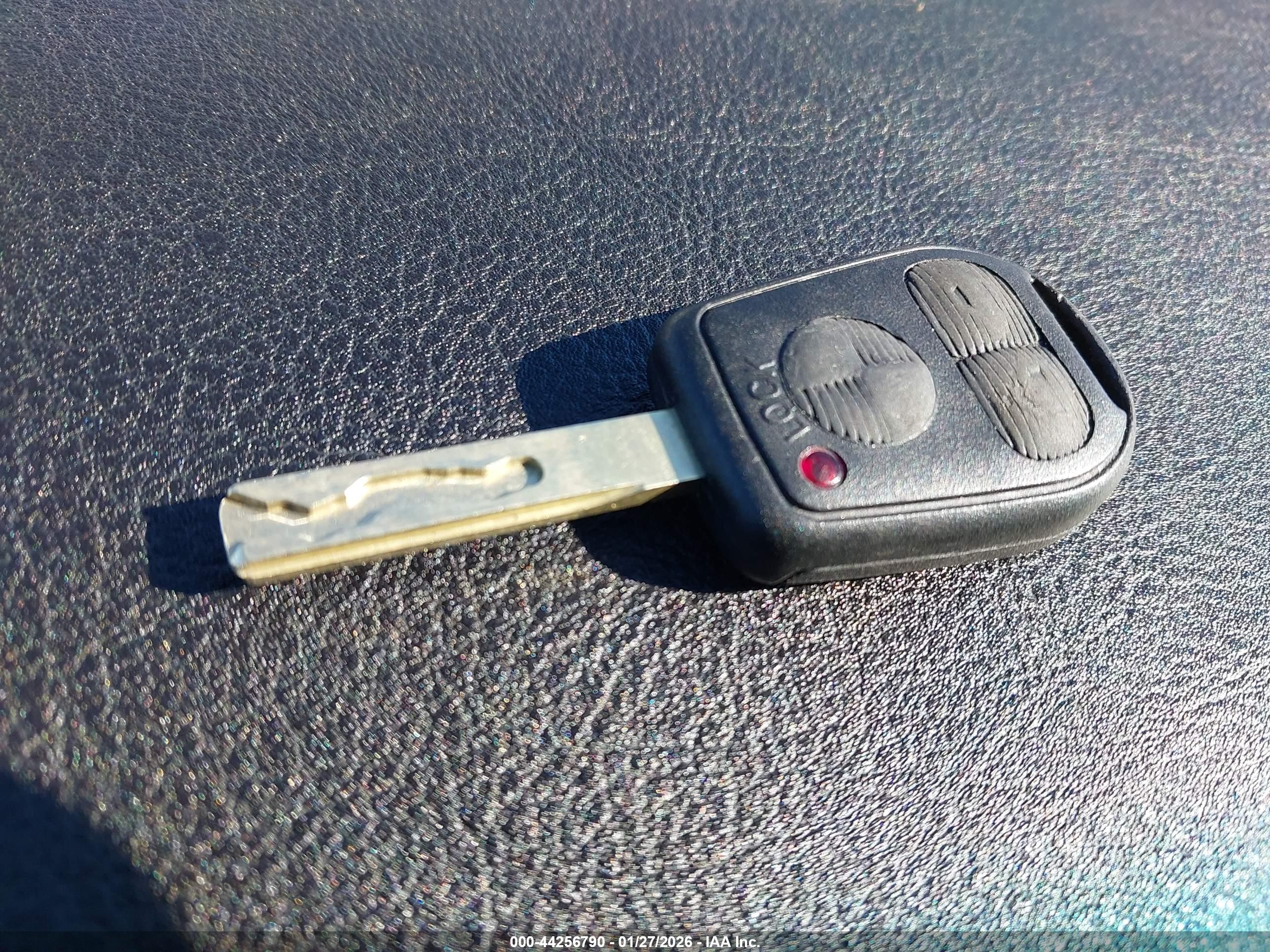 BMW 323I image 11