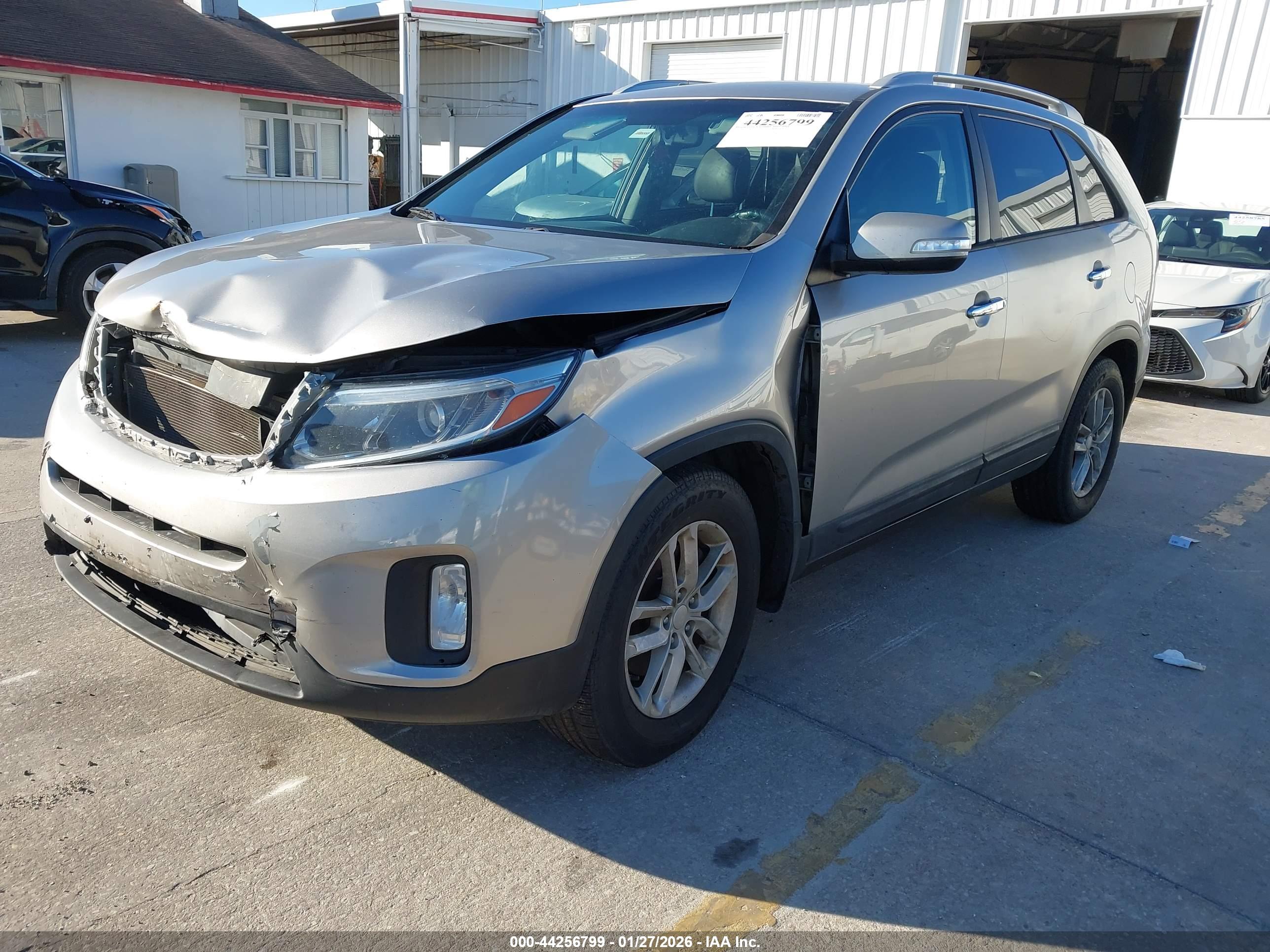 KIA SORENTO image 2