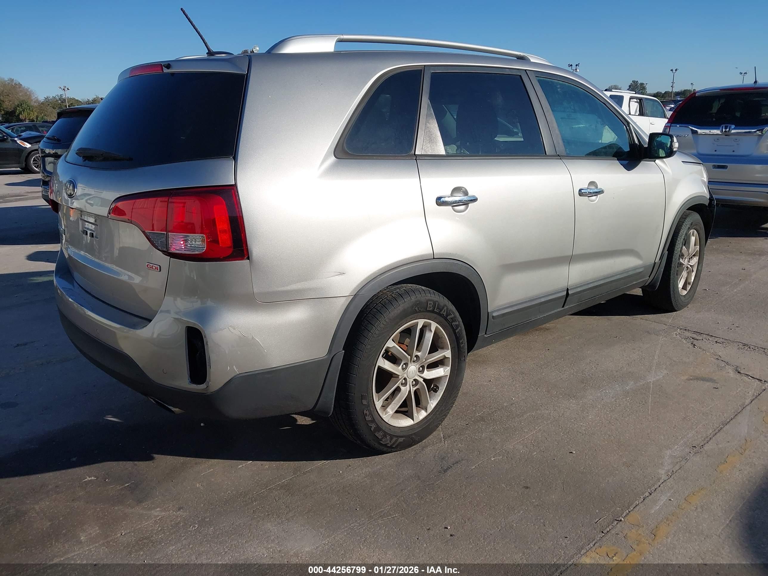 KIA SORENTO image 4