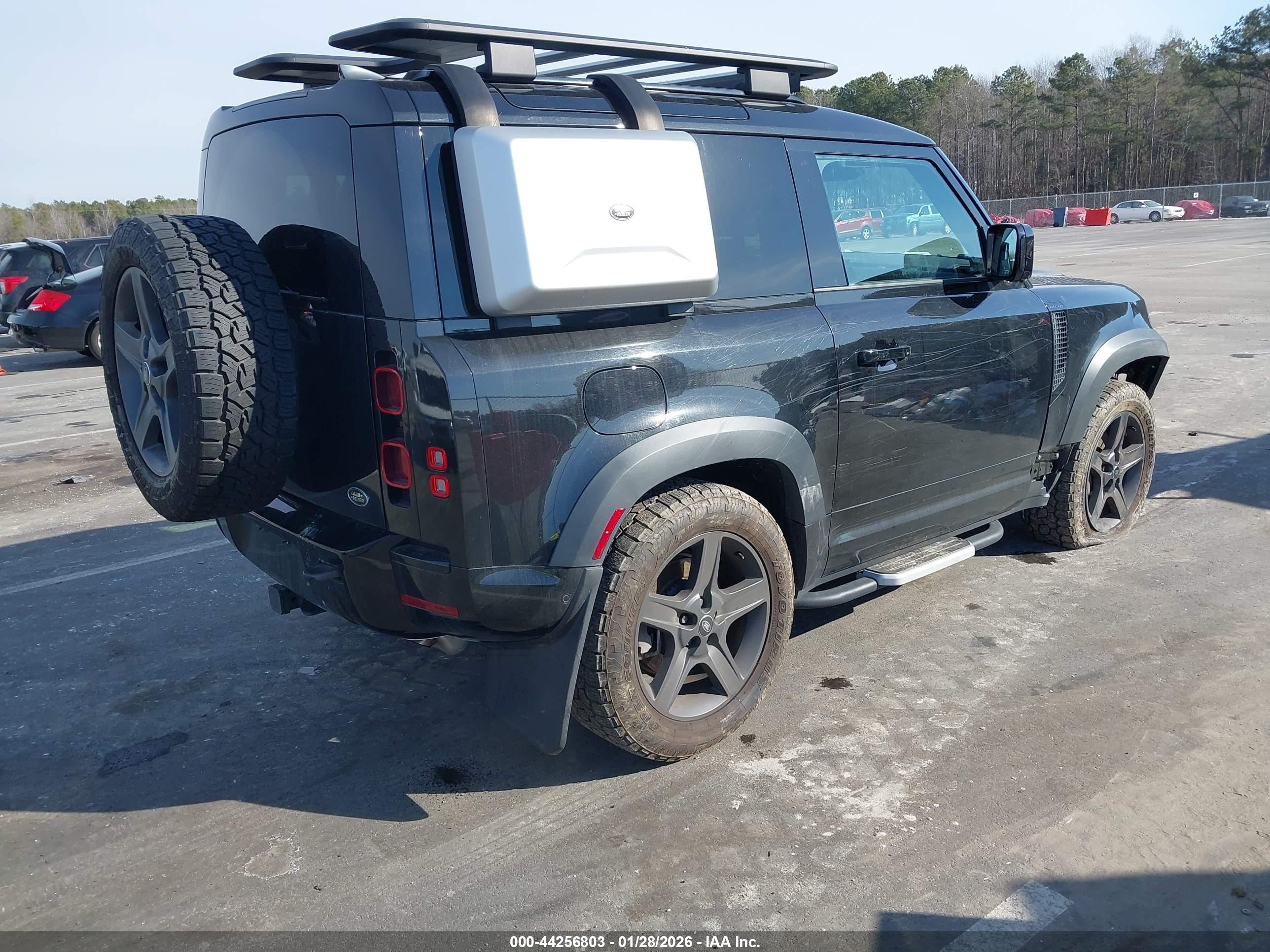 LAND ROVER image 4