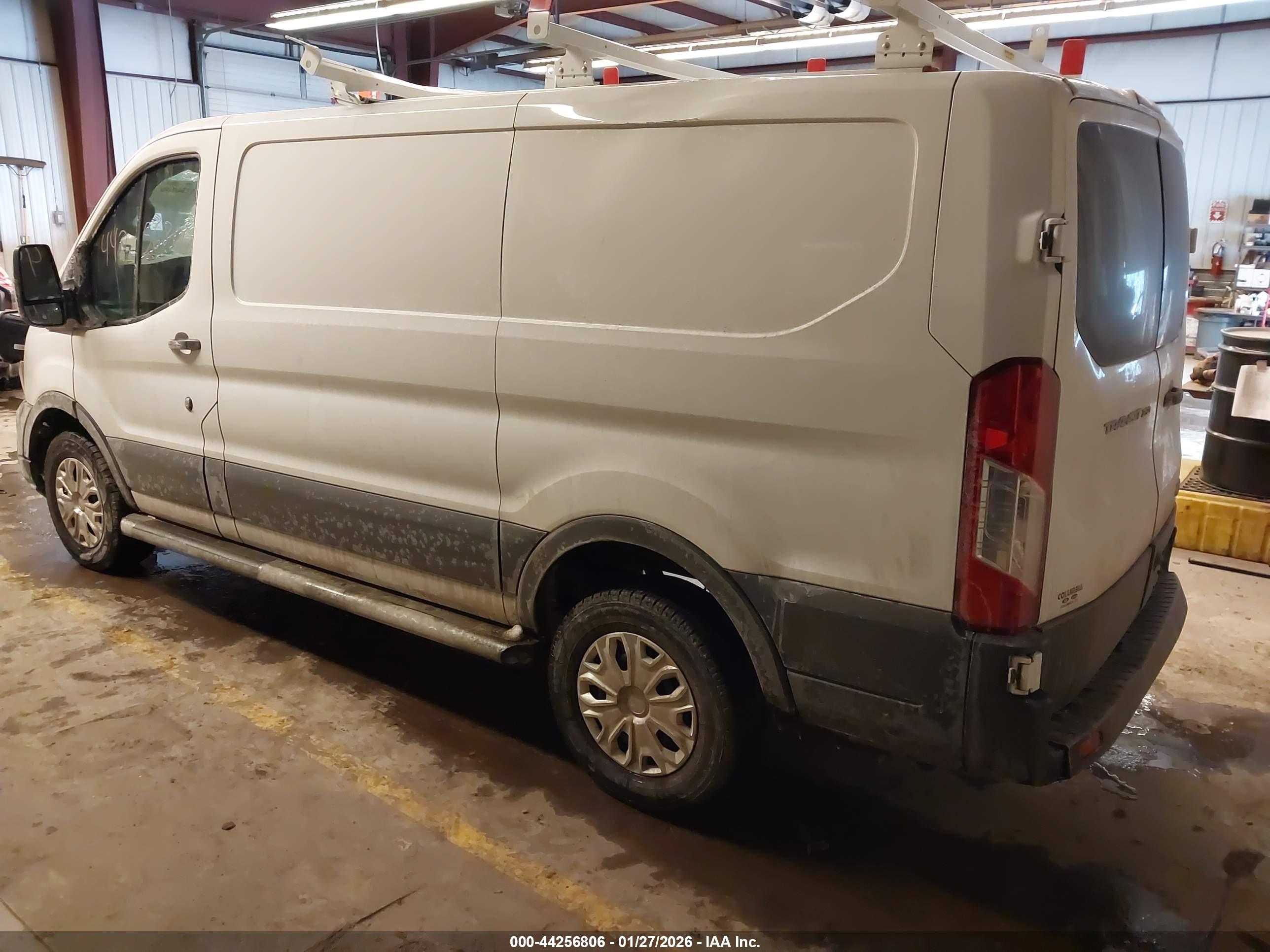 FORD TRANSIT-250 image 3