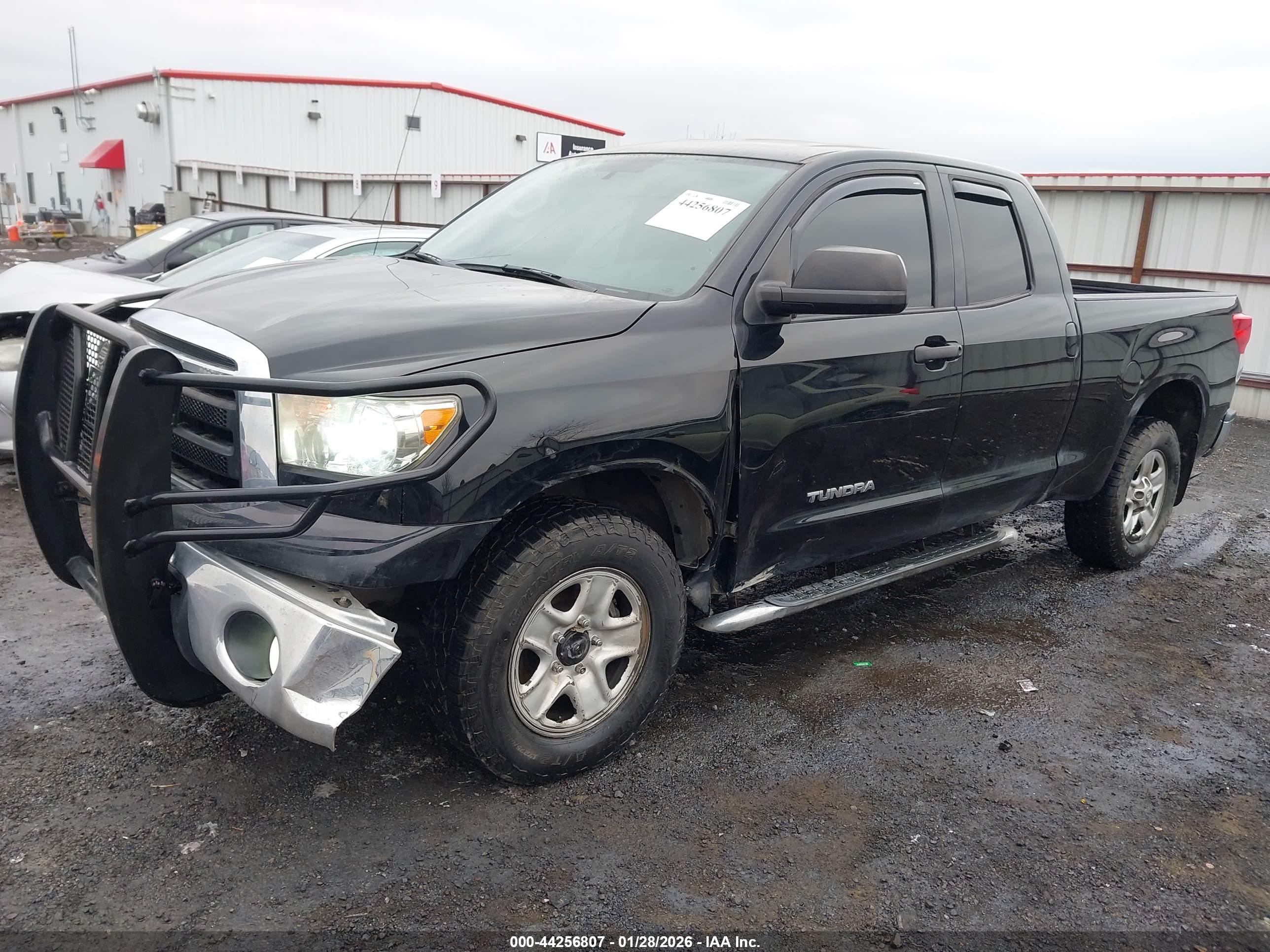 TOYOTA TUNDRA image 2