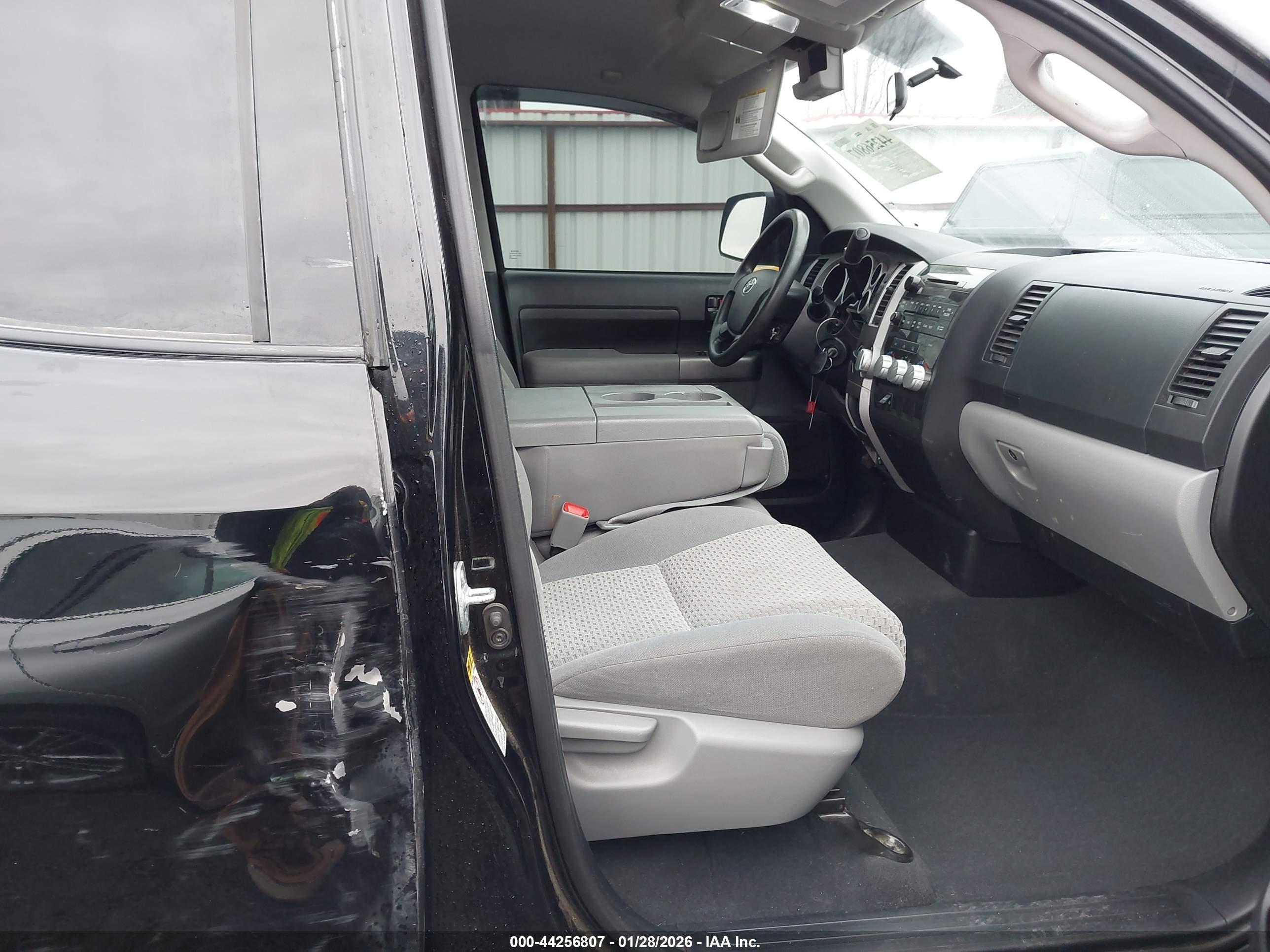 TOYOTA TUNDRA image 5