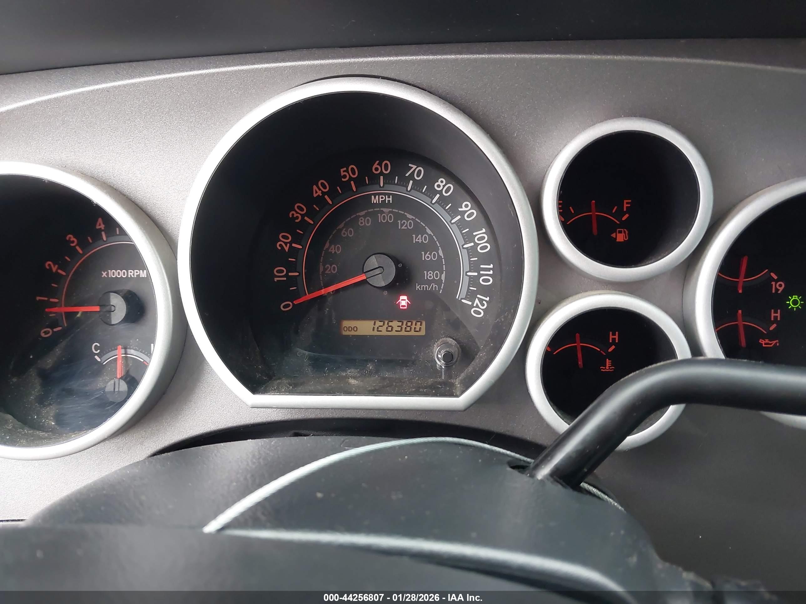 TOYOTA TUNDRA image 7