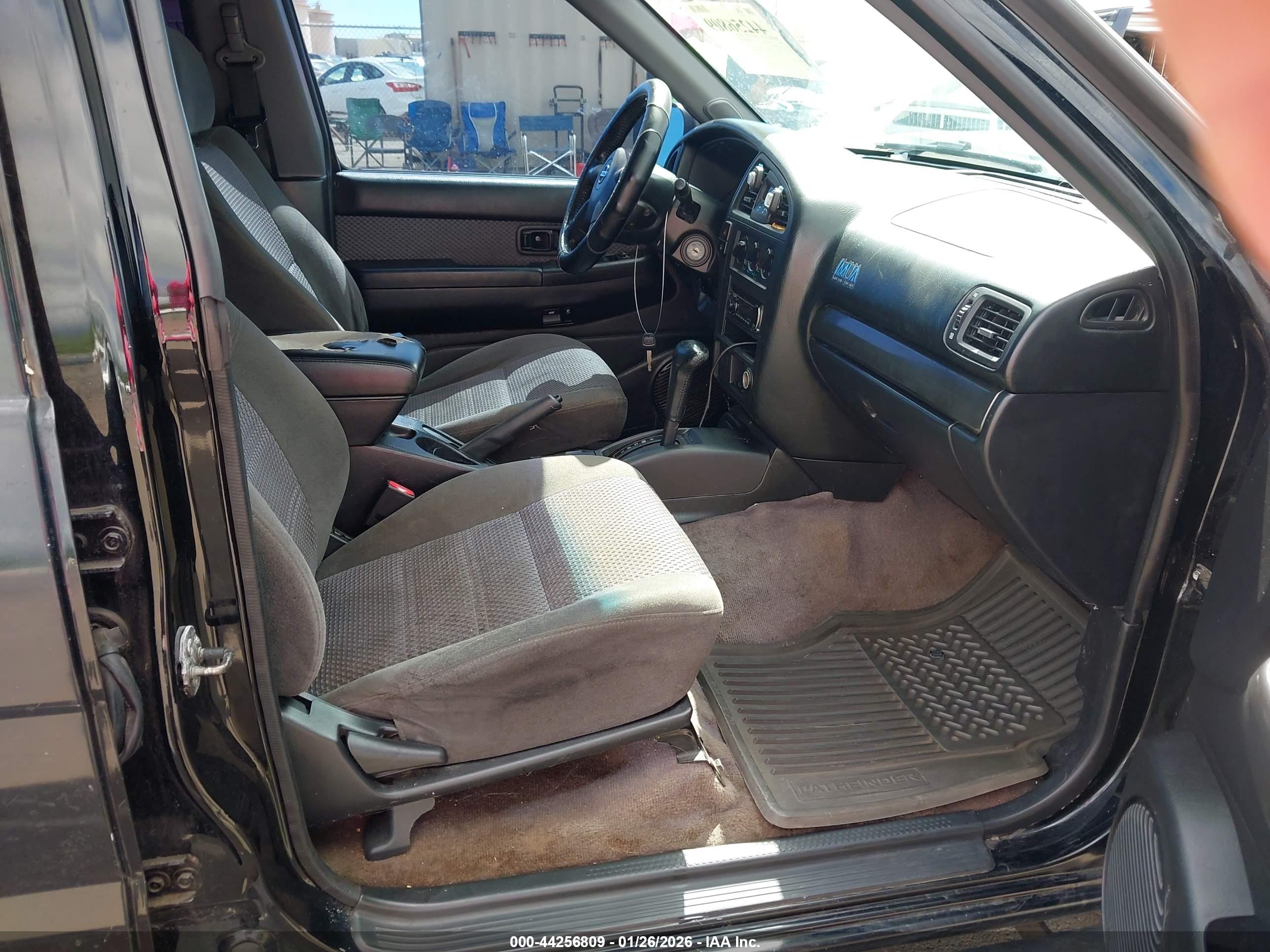 NISSAN PATHFINDER image 5