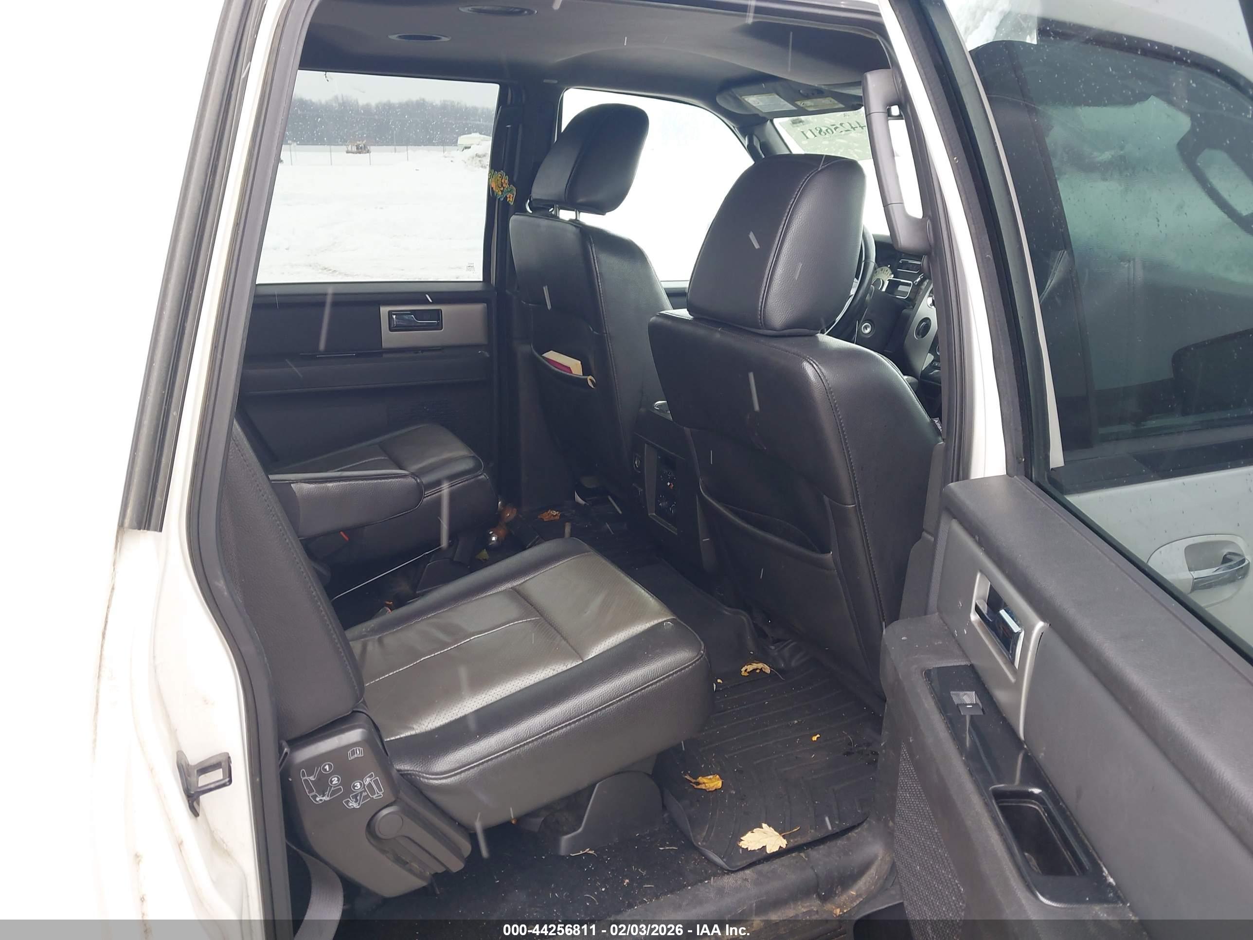 FORD EXPEDITION image 8