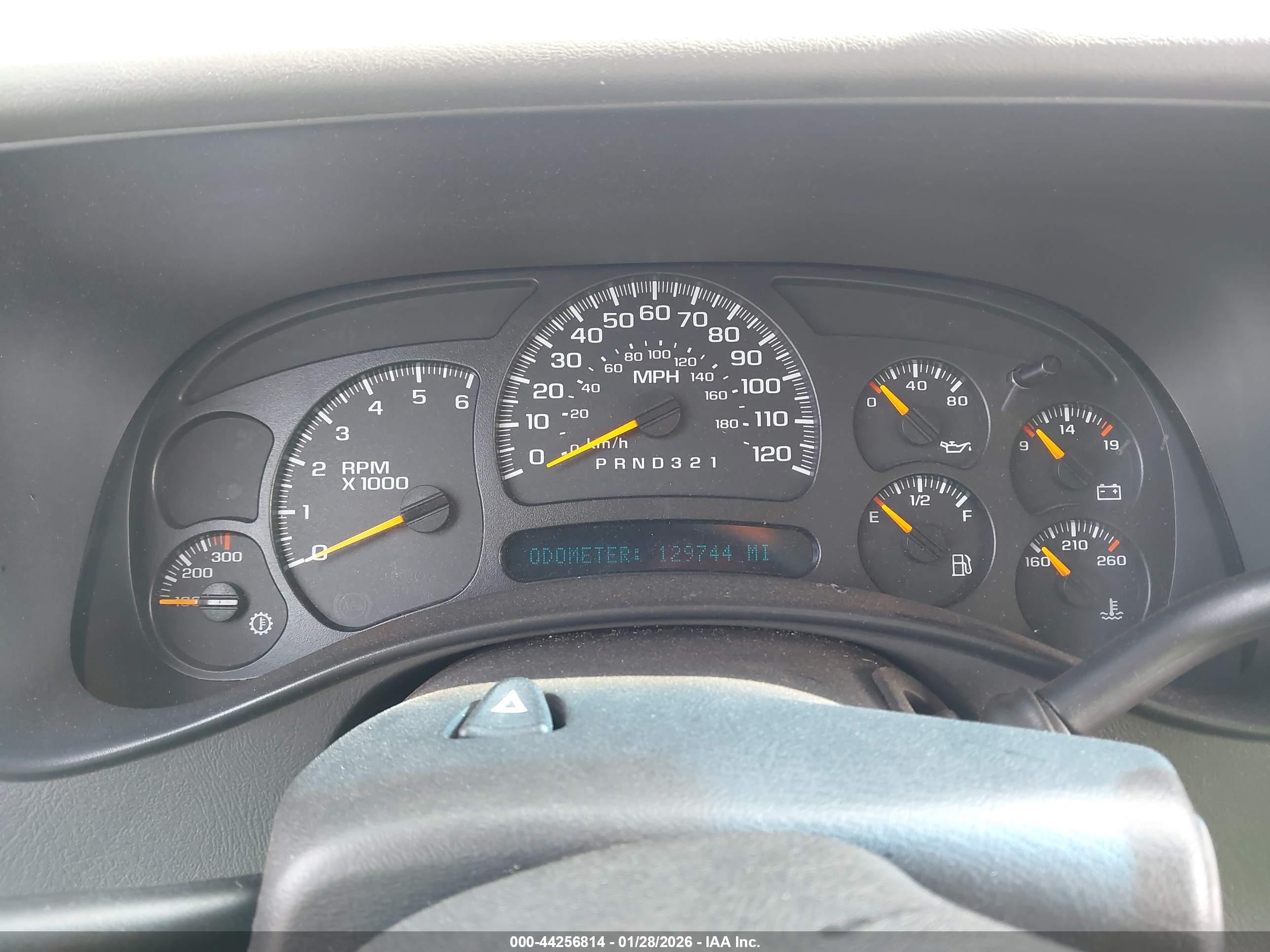 CHEVROLET SILVERADO image 7
