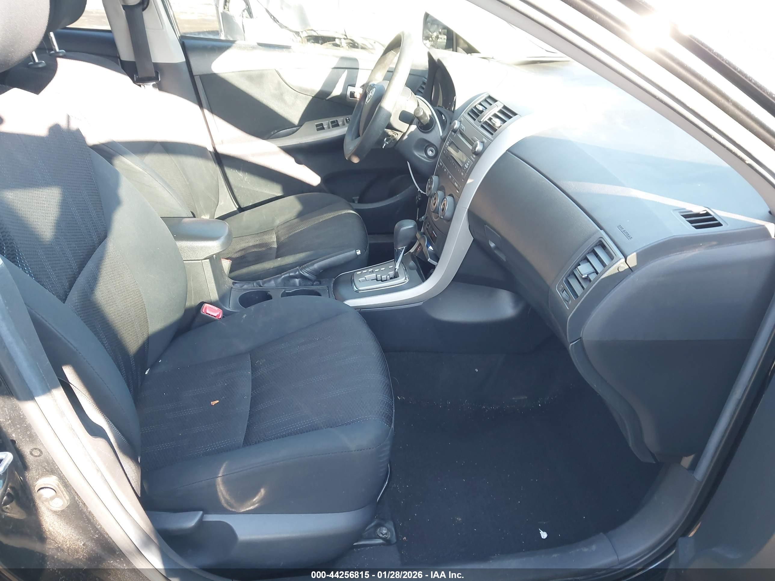 TOYOTA COROLLA image 5