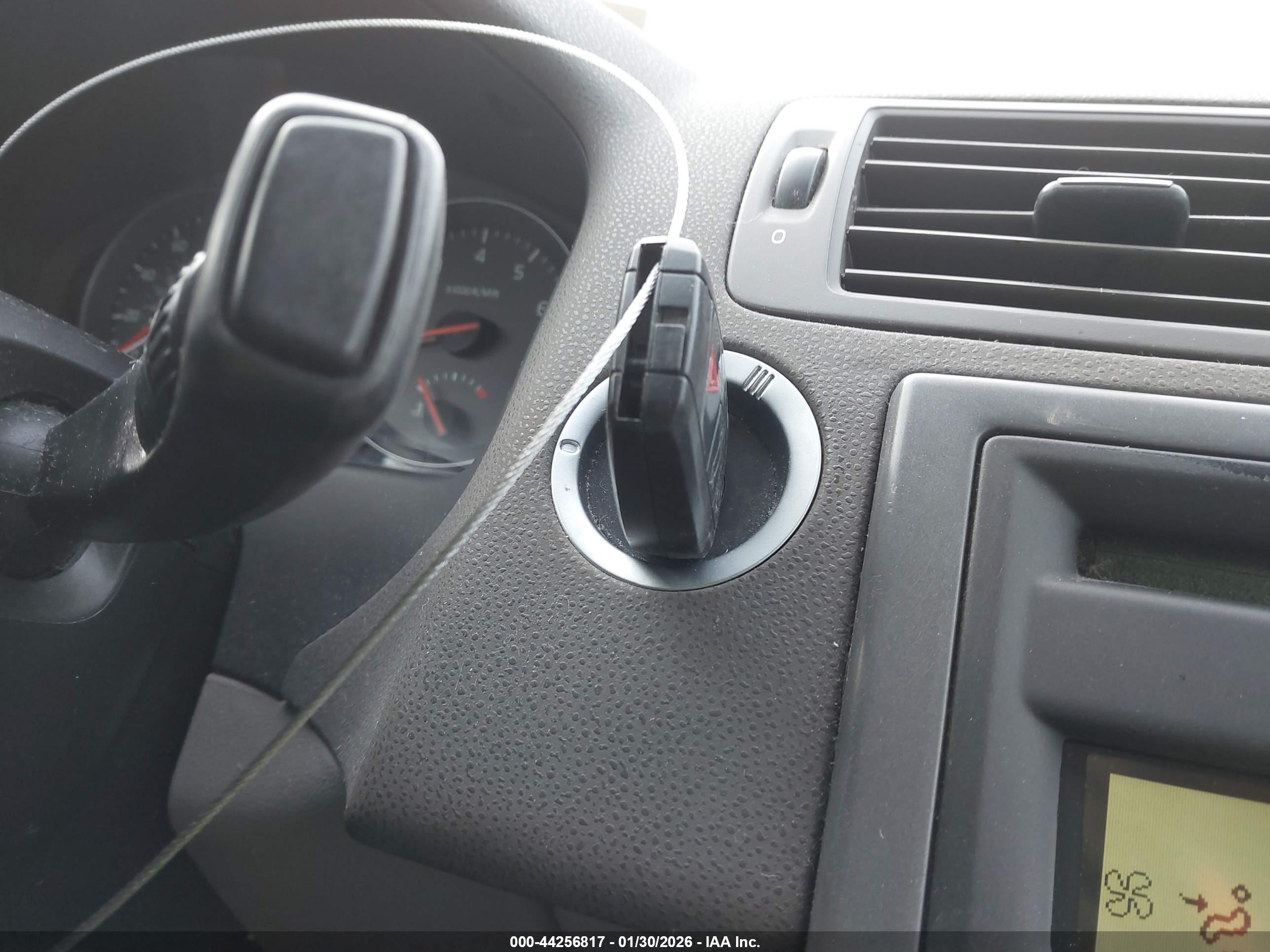 VOLVO S40 image 11