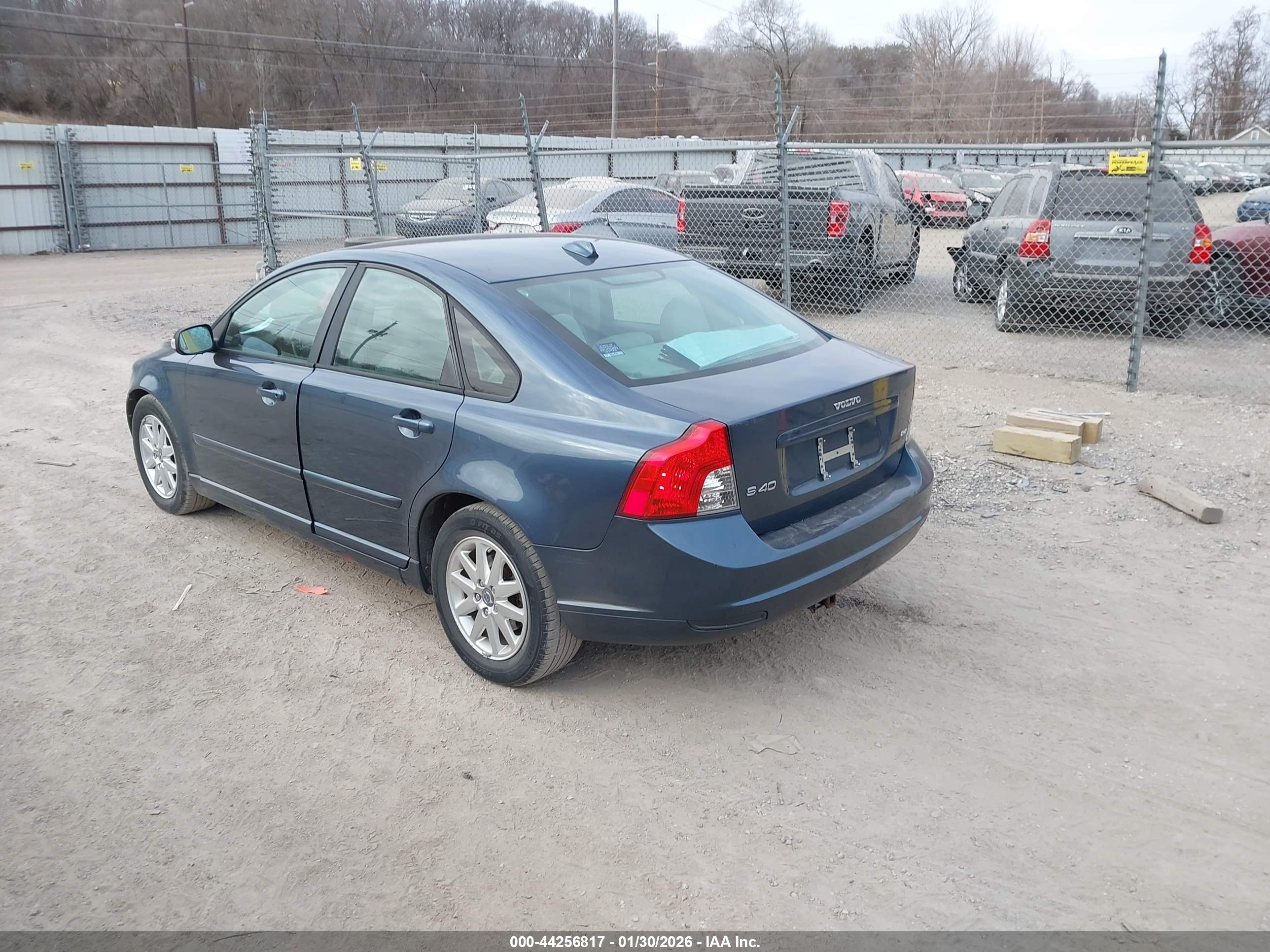 VOLVO S40 image 3