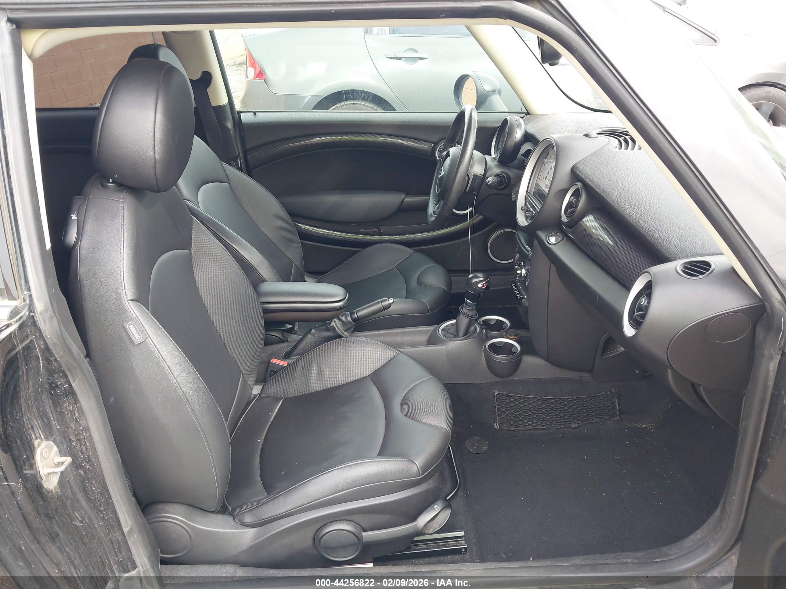 MINI CLUBMAN image 5