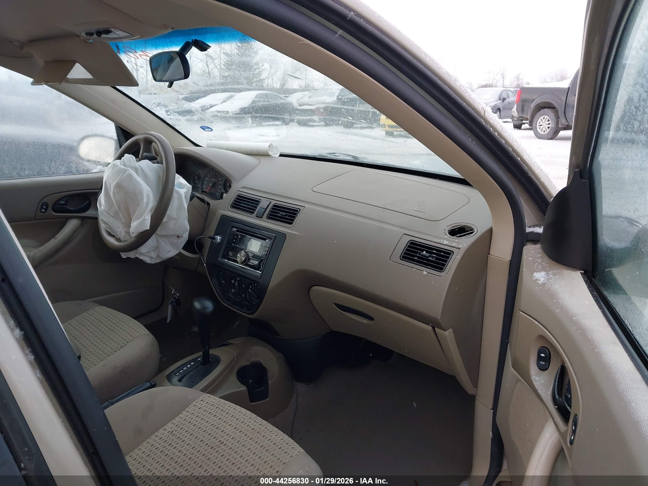 FORD FOCUS image 5