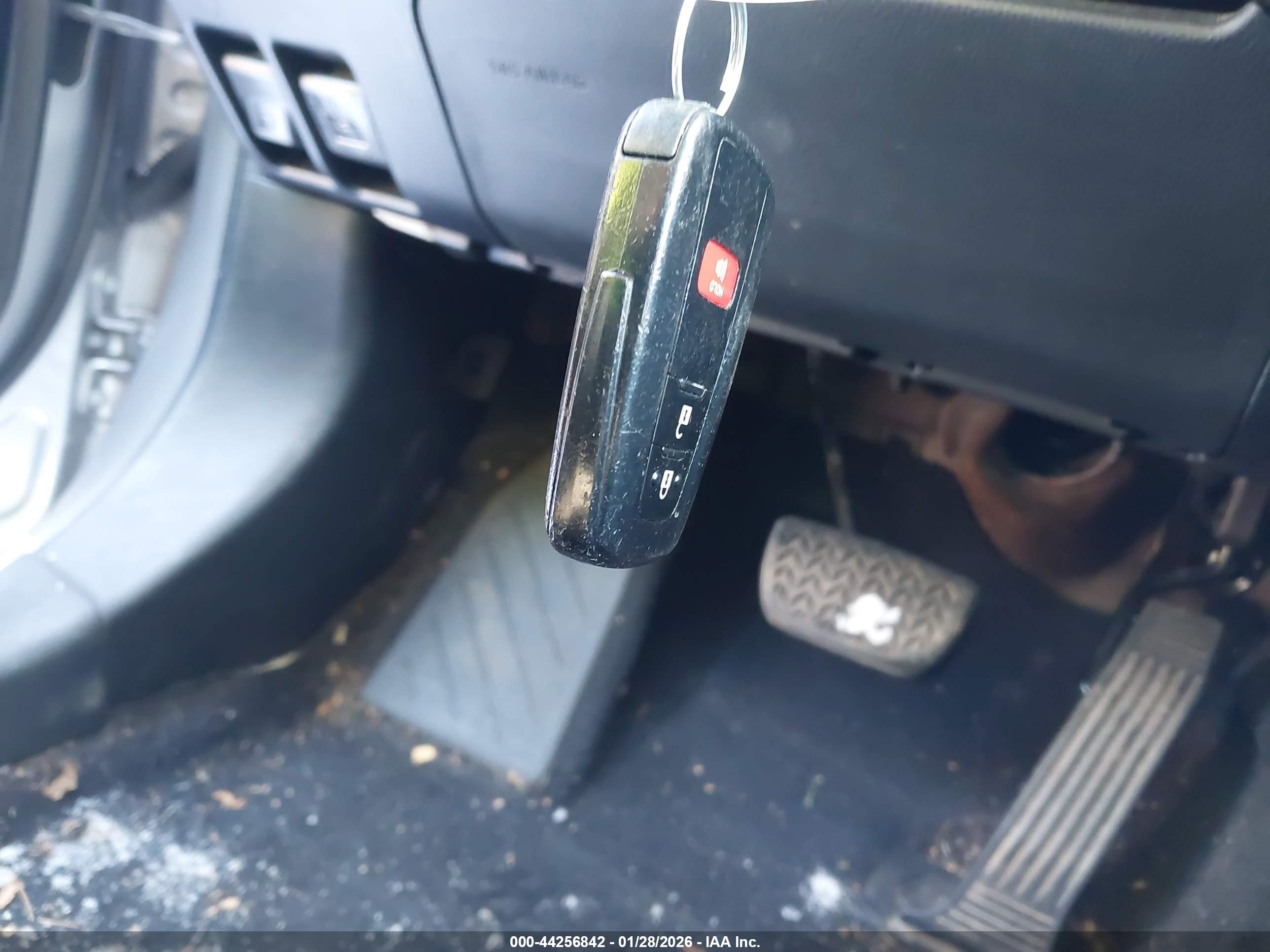 TOYOTA RAV4 image 11