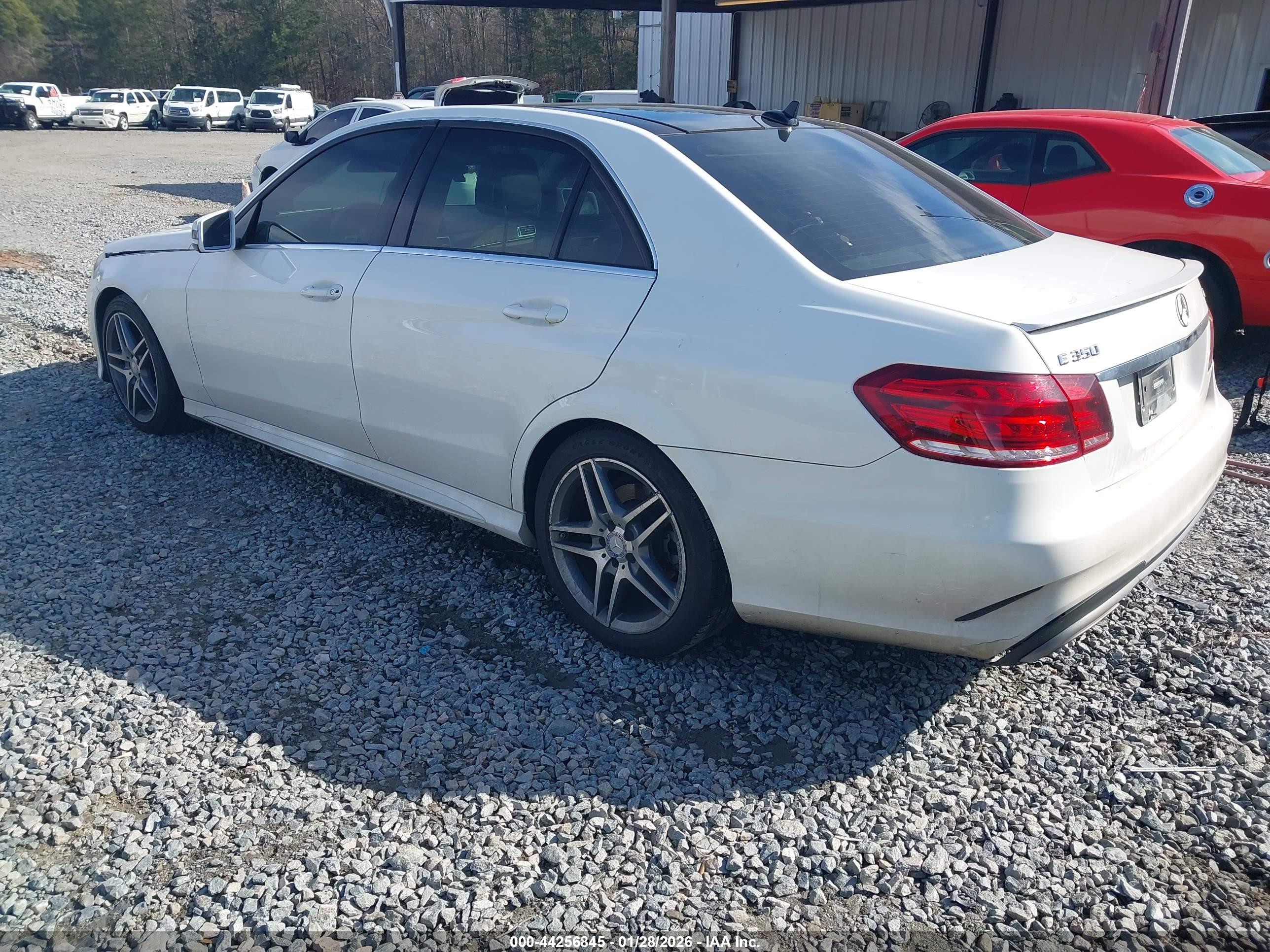 MERCEDES-BENZ E image 3