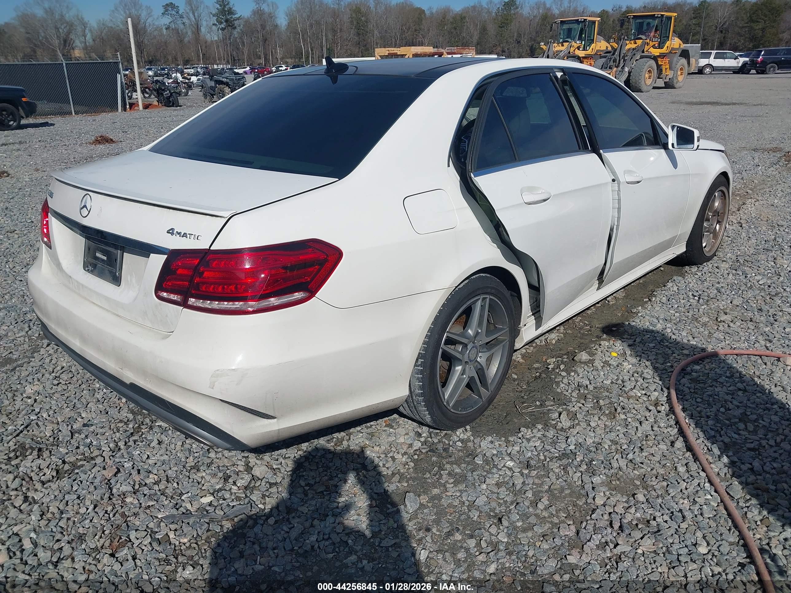 MERCEDES-BENZ E image 4