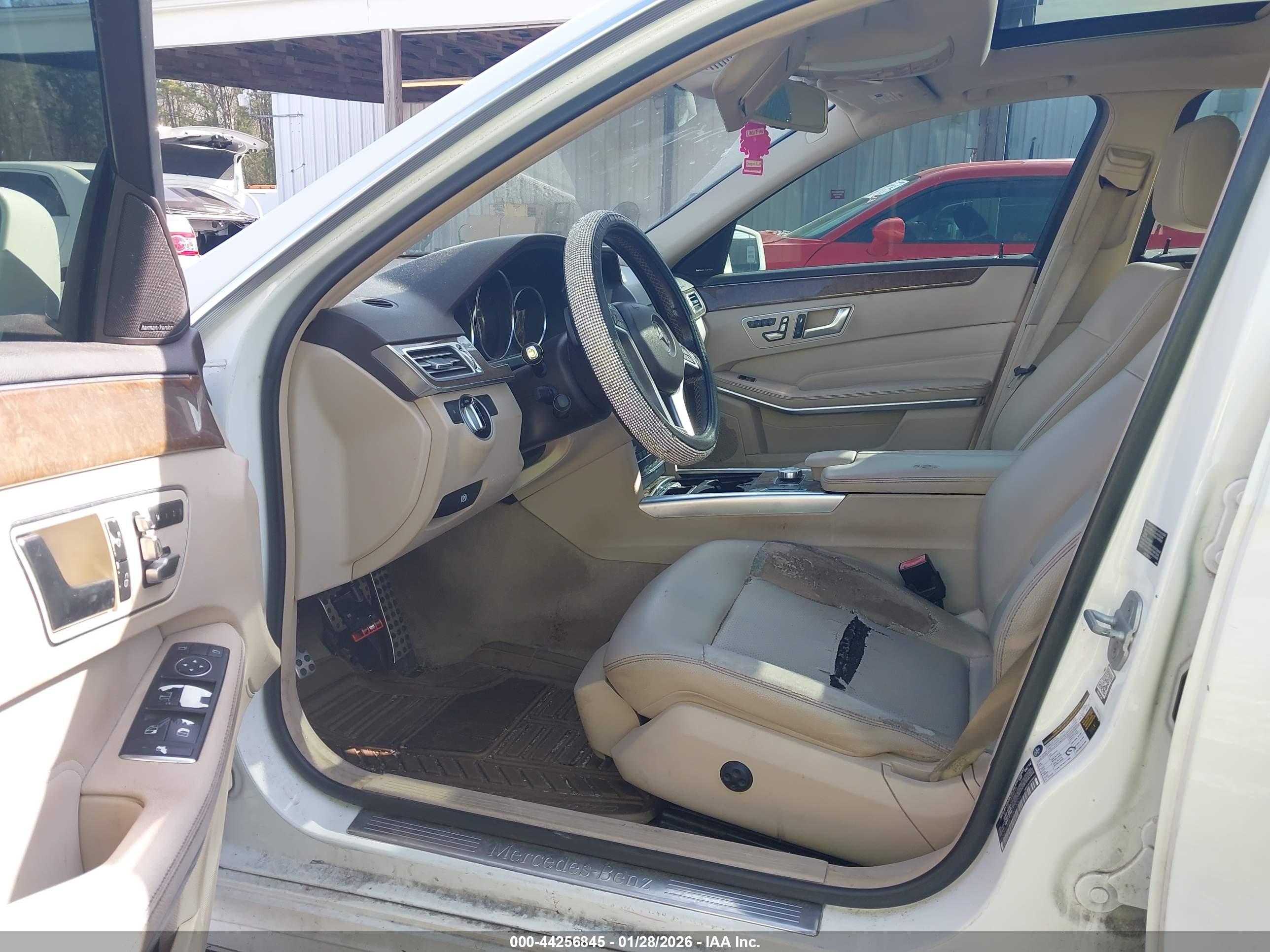 MERCEDES-BENZ E image 5