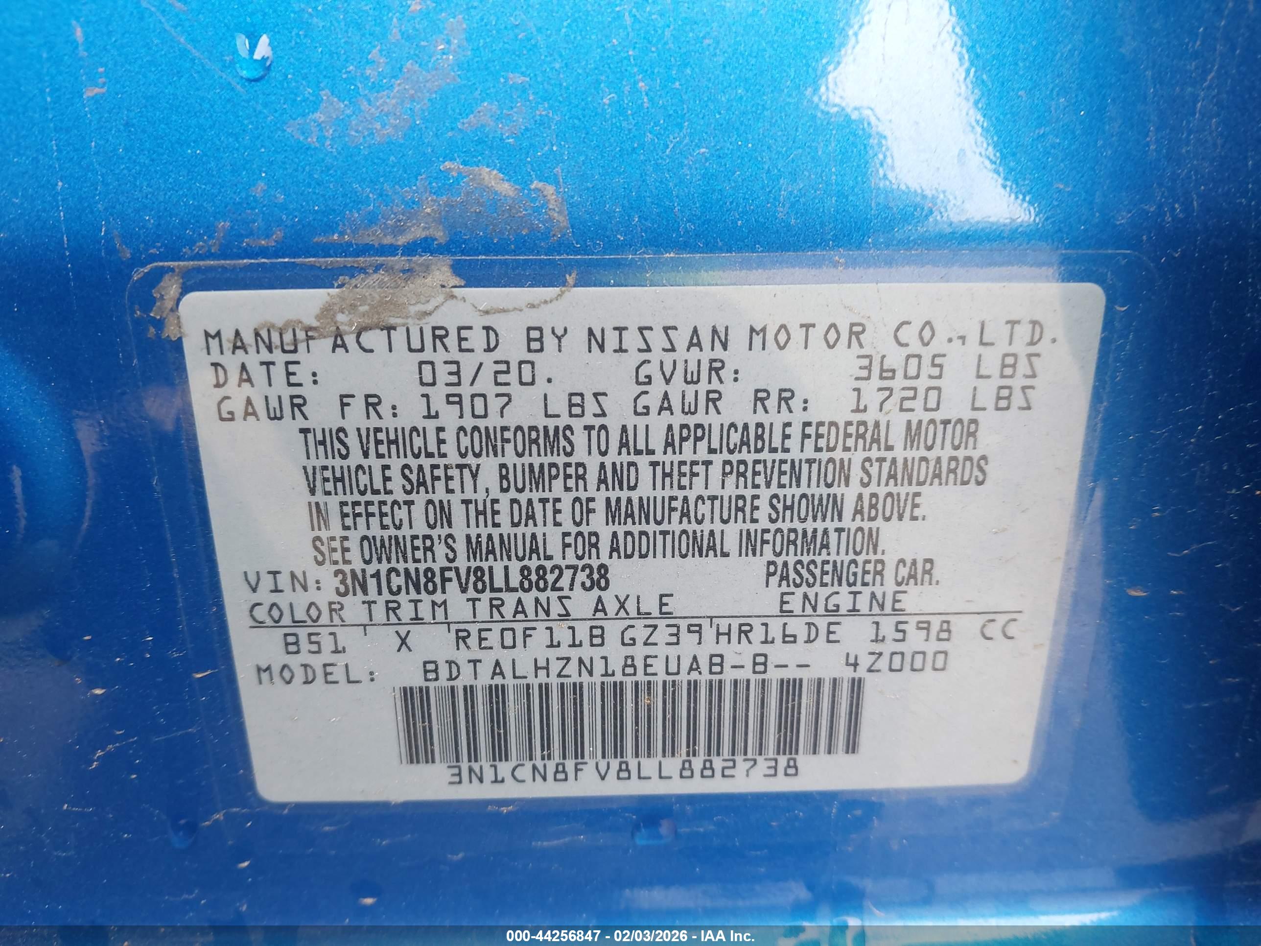 NISSAN VERSA image 9