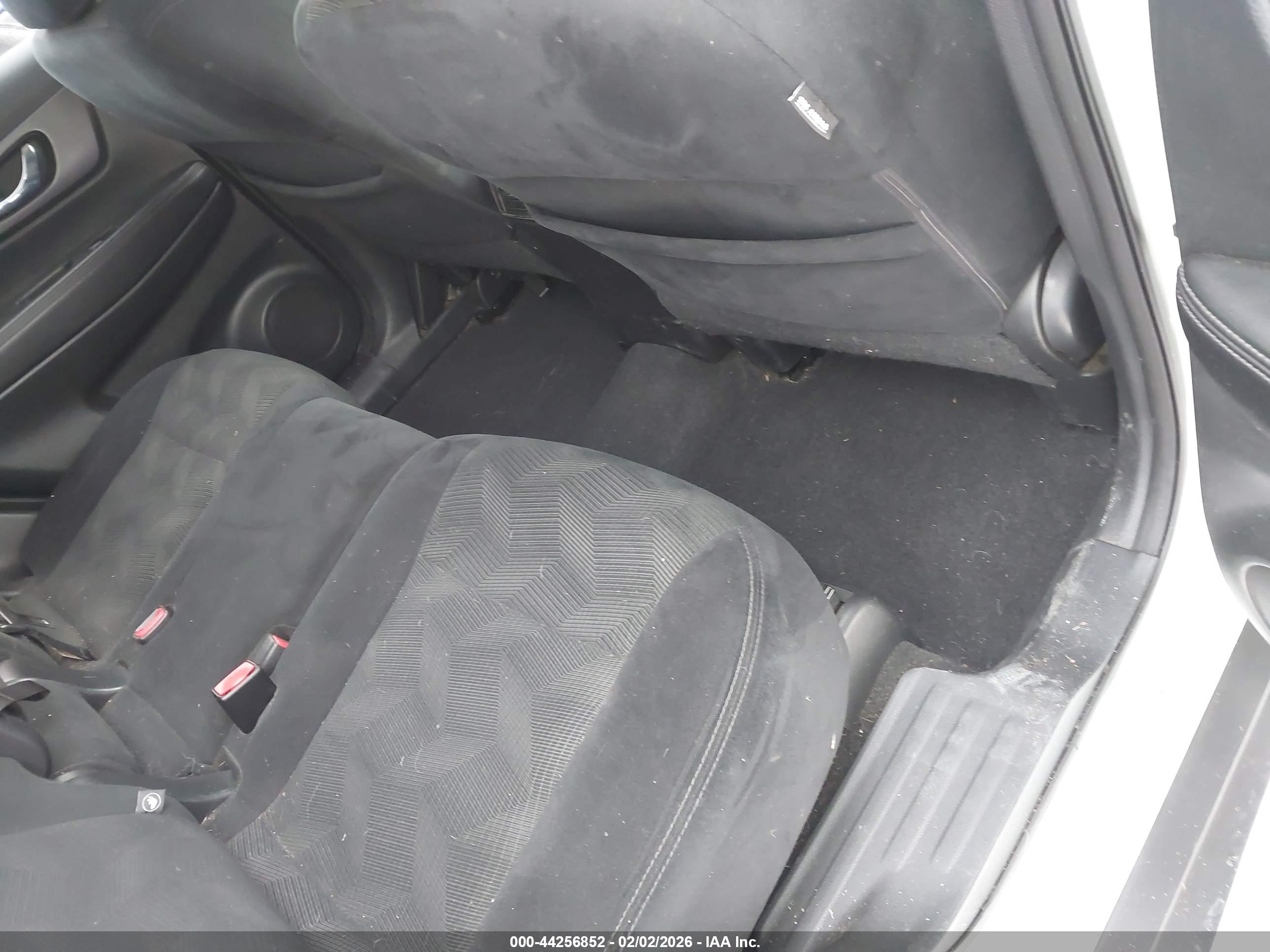 NISSAN ROGUE image 8