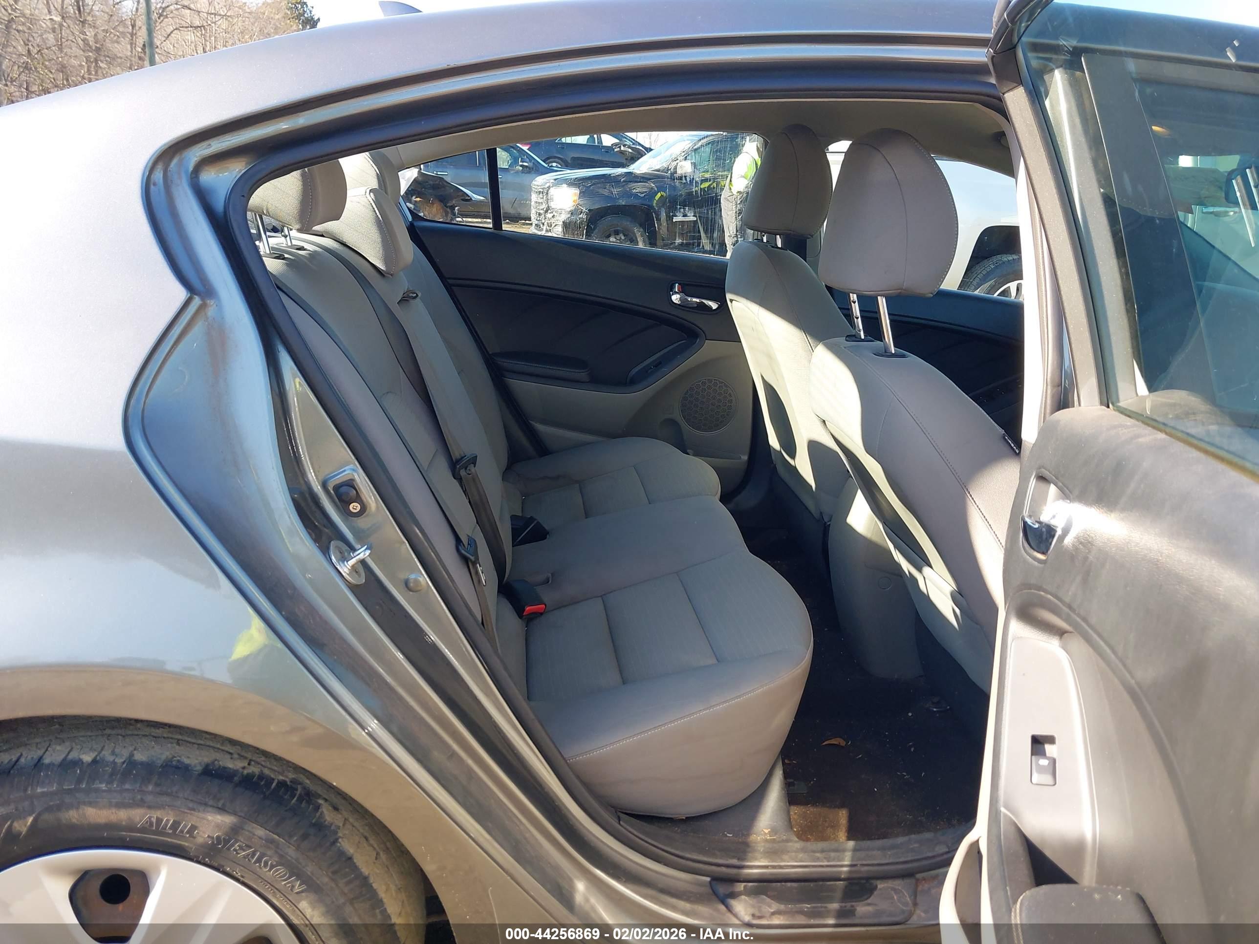 KIA FORTE image 8