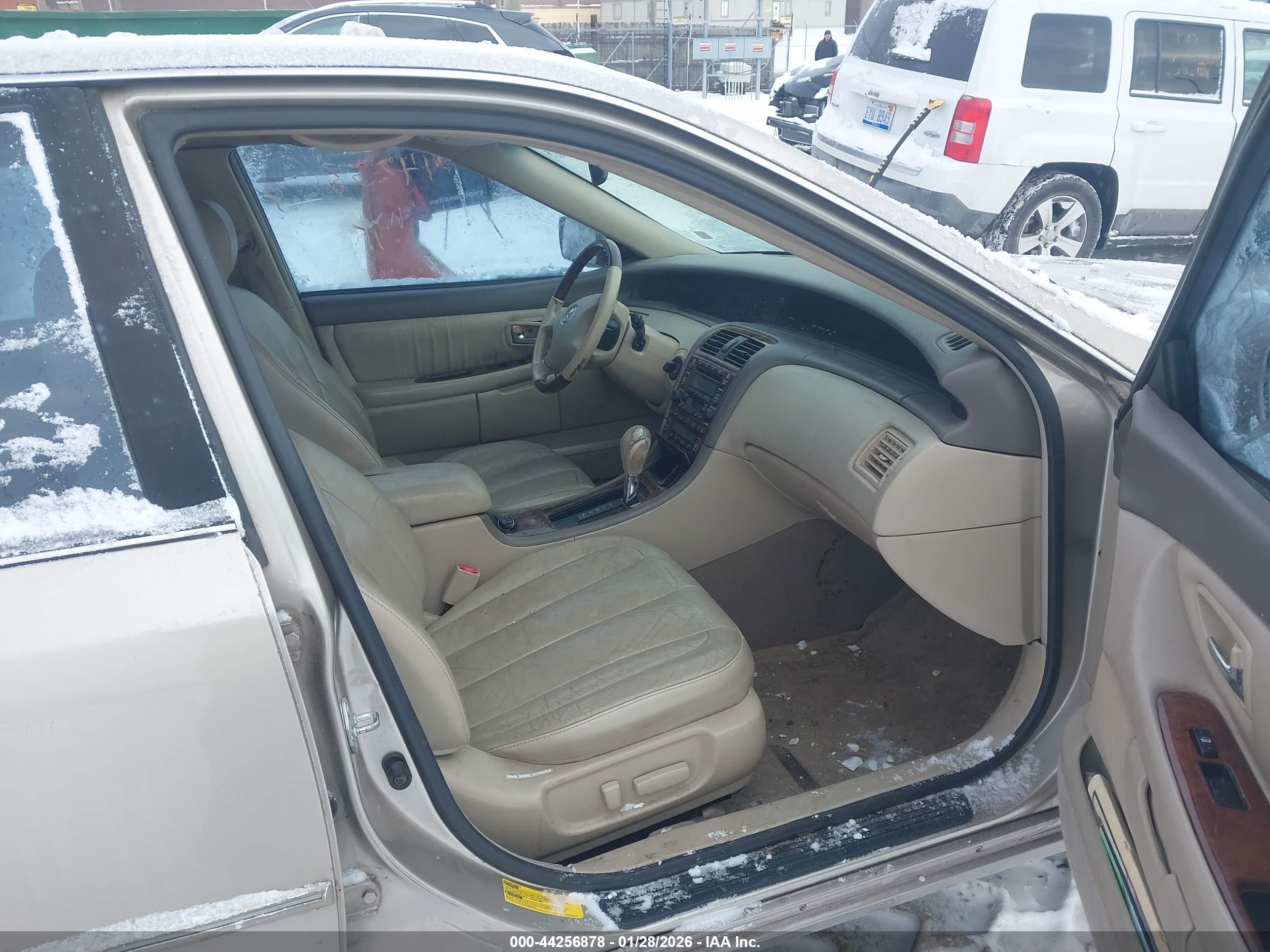 TOYOTA AVALON image 5