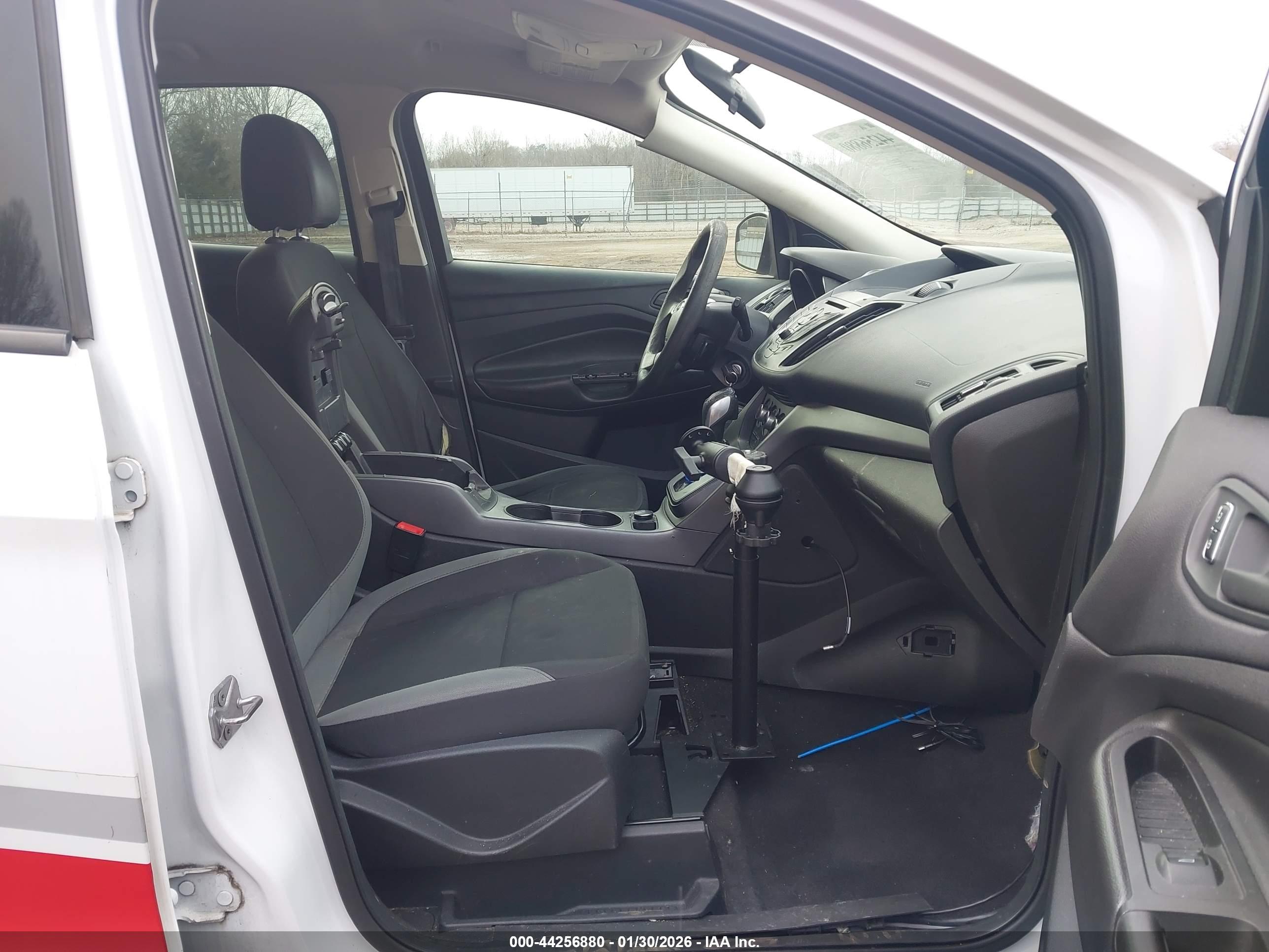 FORD ESCAPE image 5
