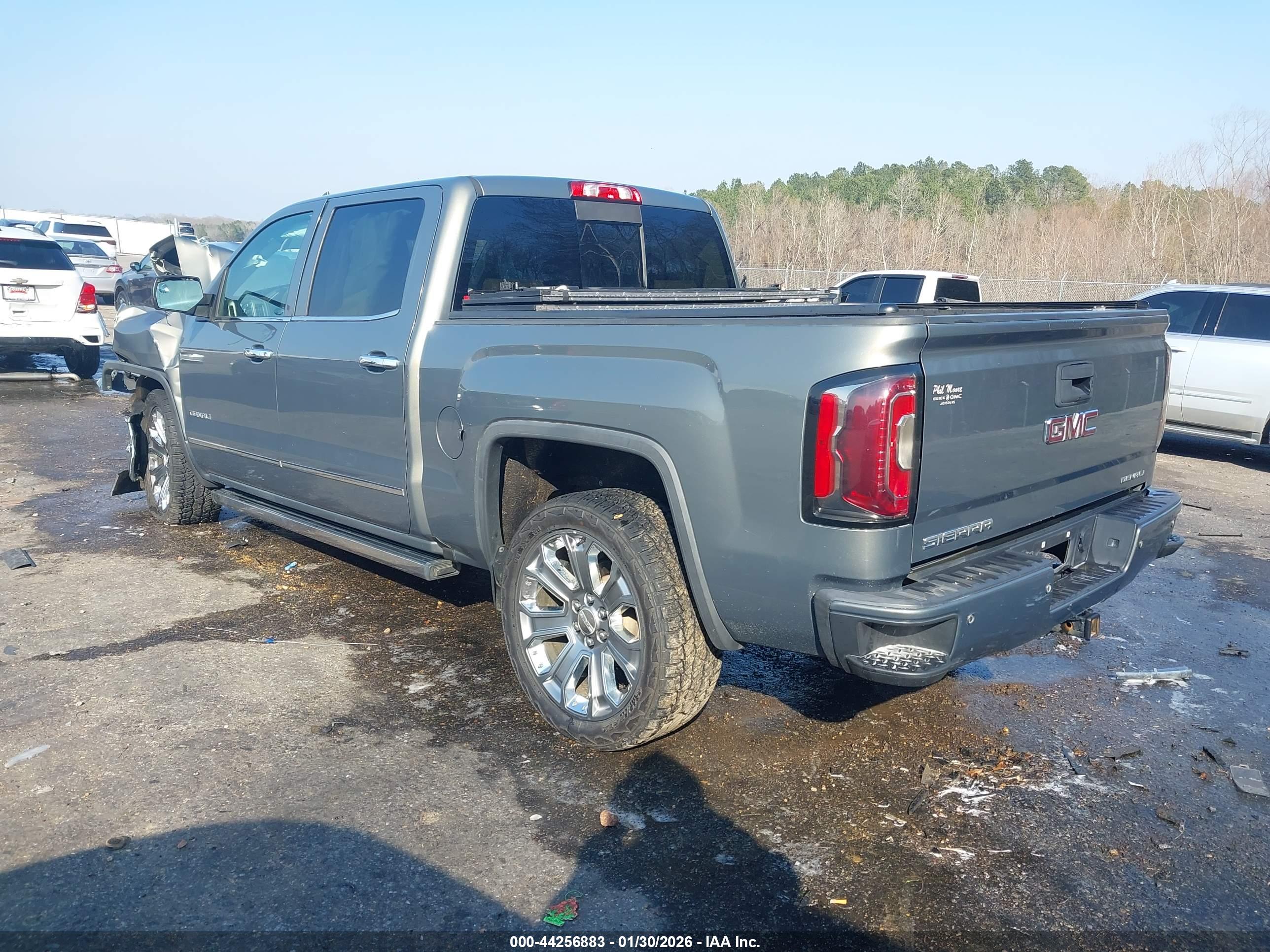 GMC SIERRA image 3