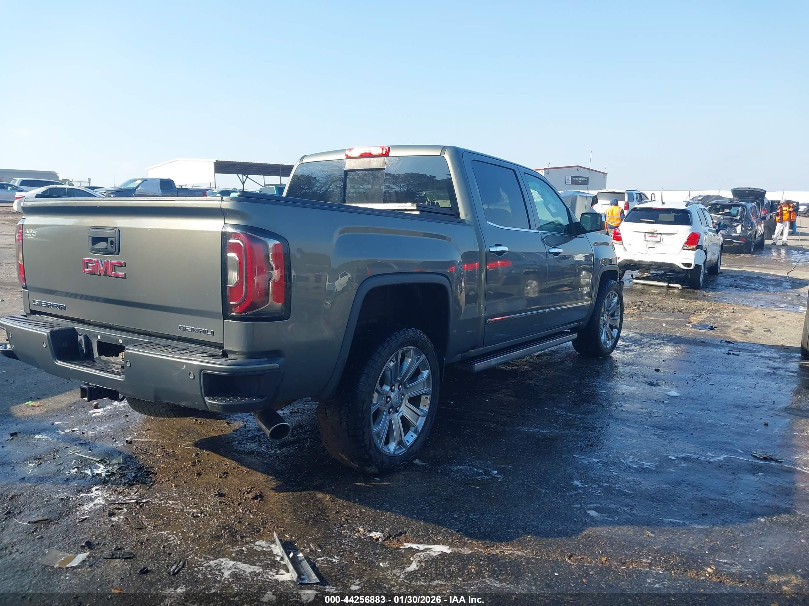 GMC SIERRA image 4