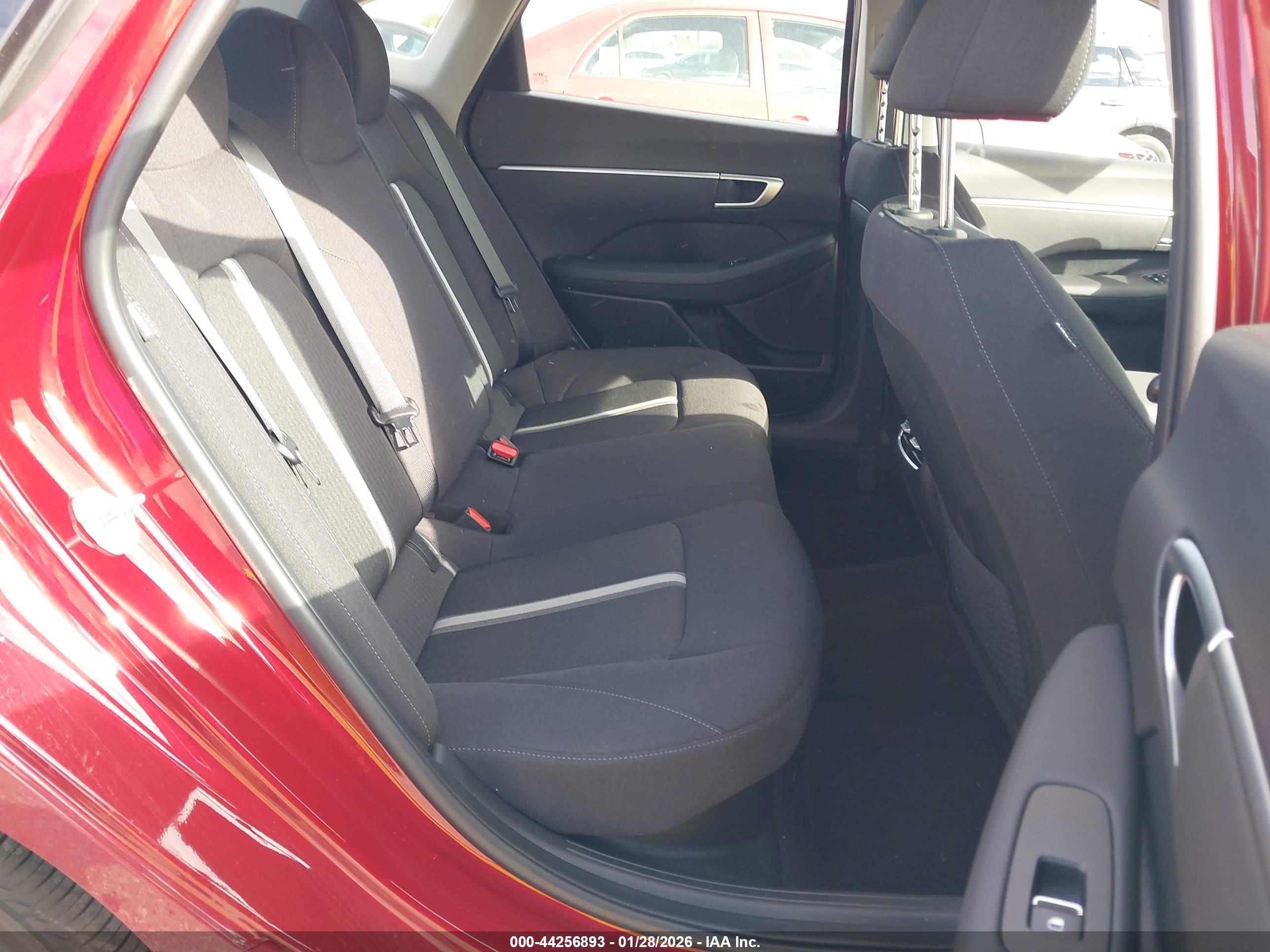 HYUNDAI SONATA image 8
