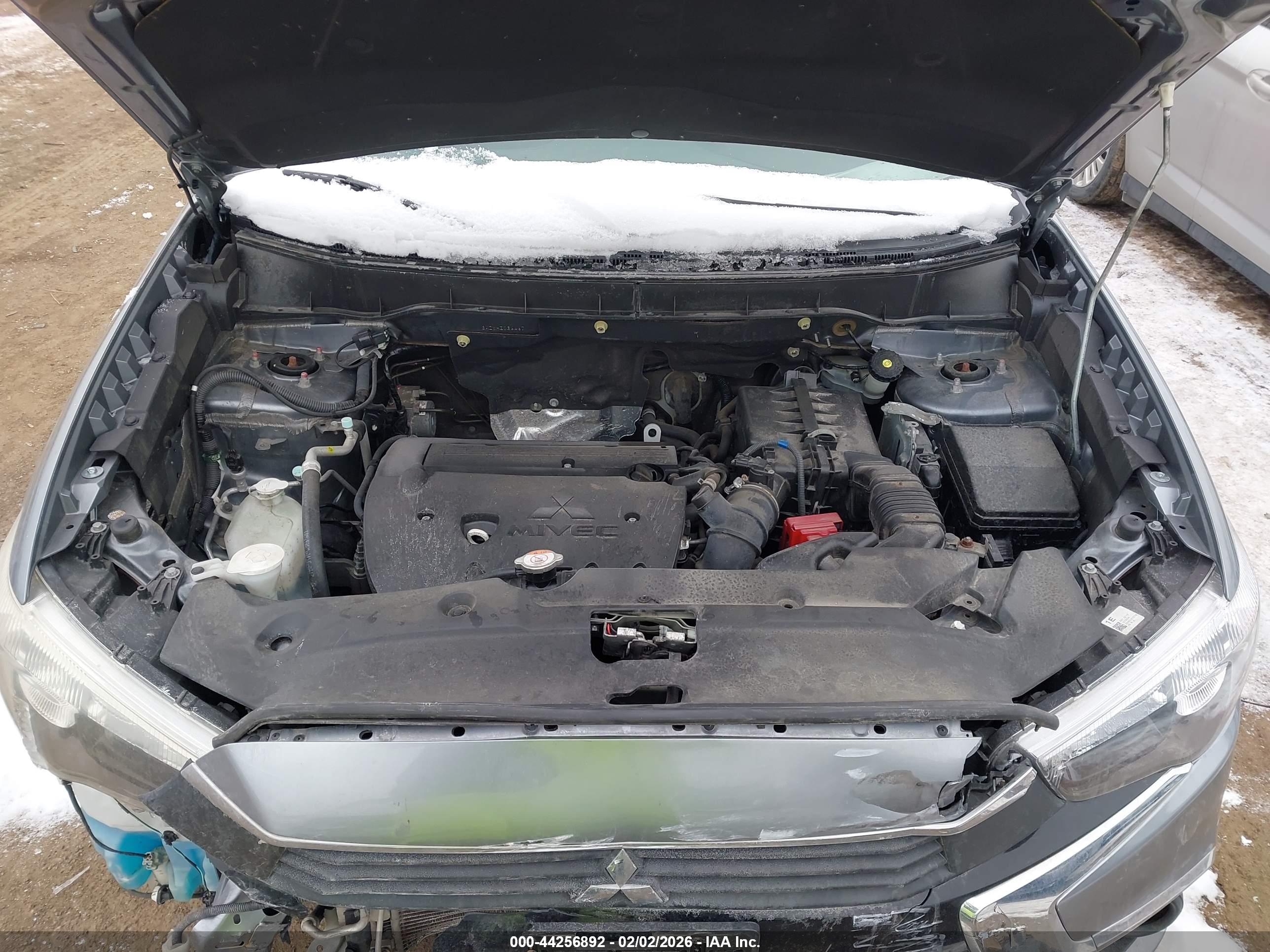 MITSUBISHI OUTLANDER image 10