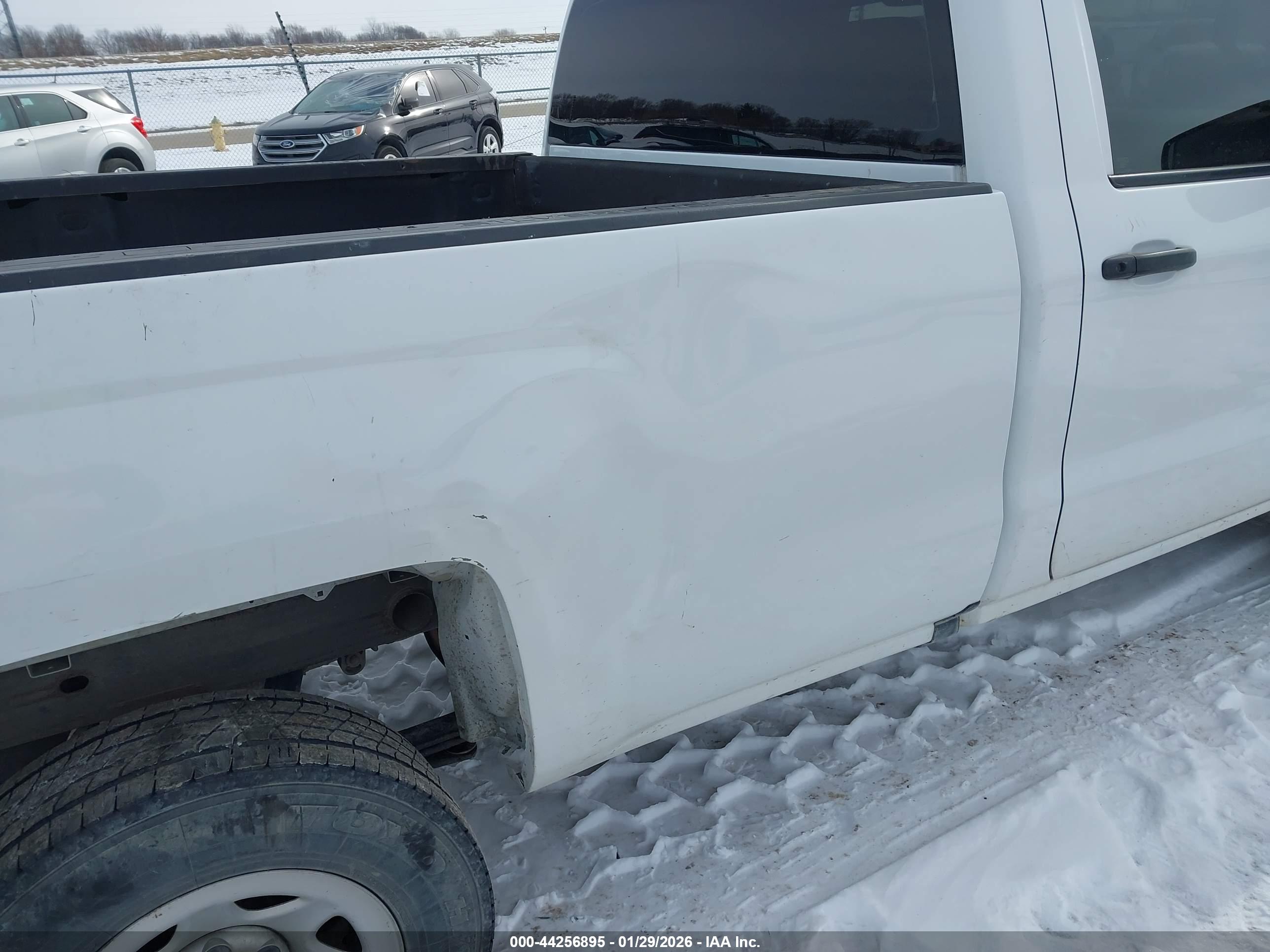 CHEVROLET SILVERADO image 6