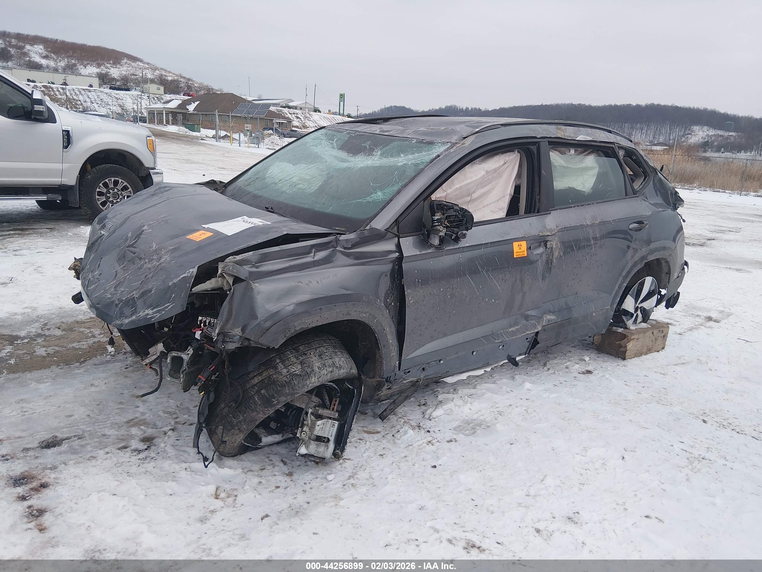 VOLKSWAGEN TAOS image 2